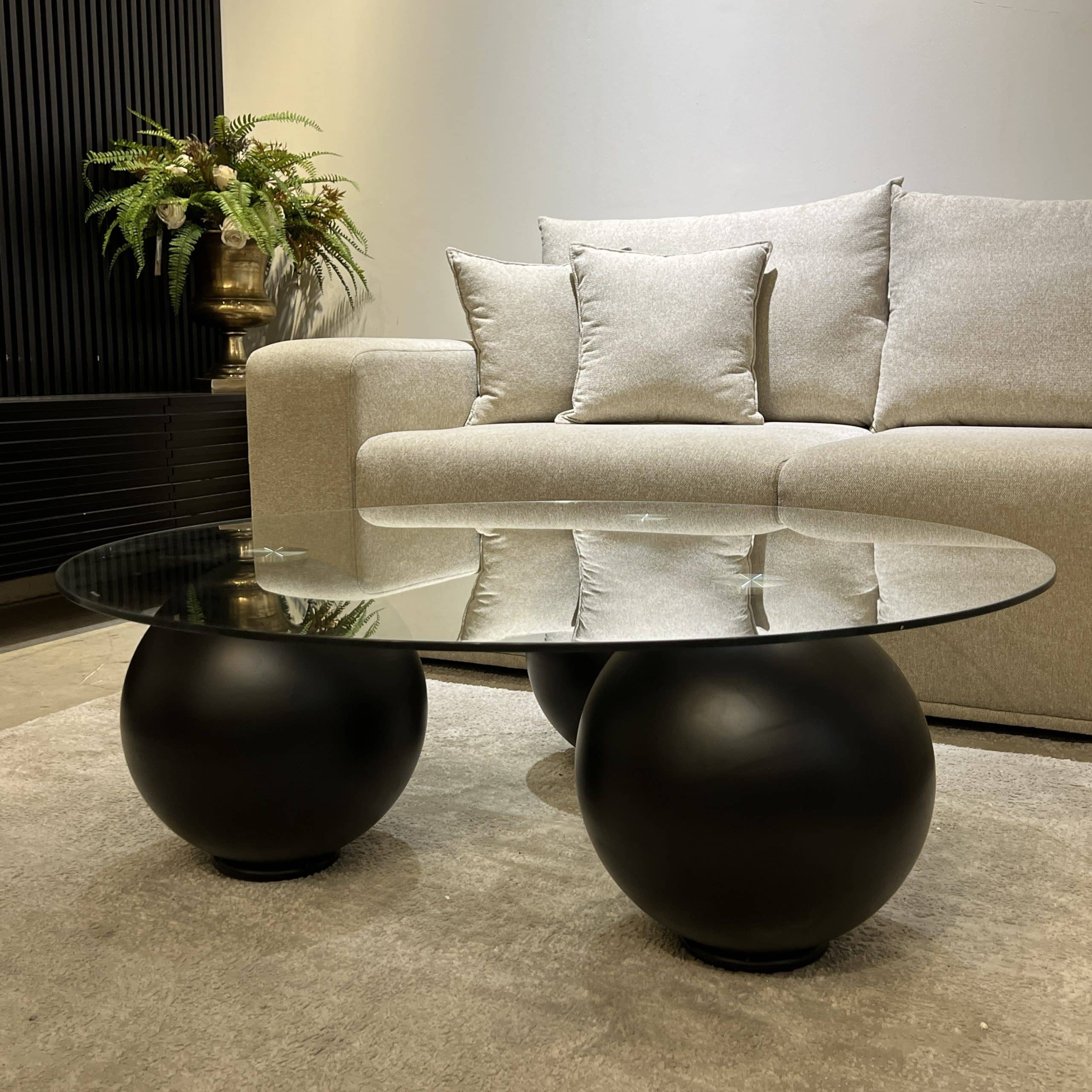 שולחן סלון עגול זכוכית כדורים שחורים דגם סופיטל שולחן סלון עגול זכוכית כדורים שחורים דגם סופיטל