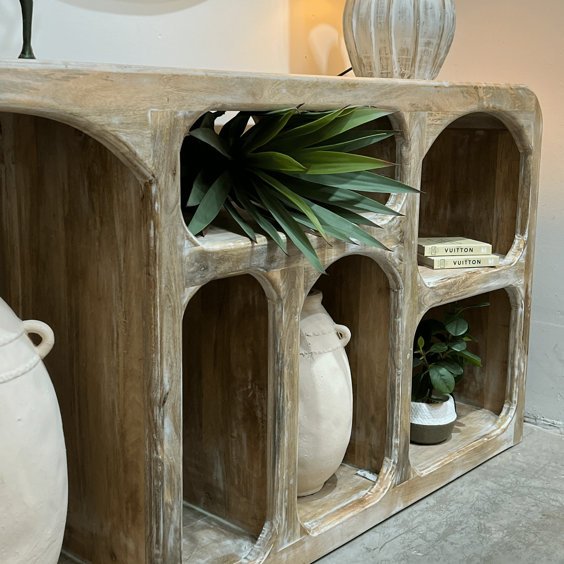 קומודה סהרה ווש ווד חלולה דגם שאנטי קומודה סהרה ווש ווד חלולה דגם שאנטי