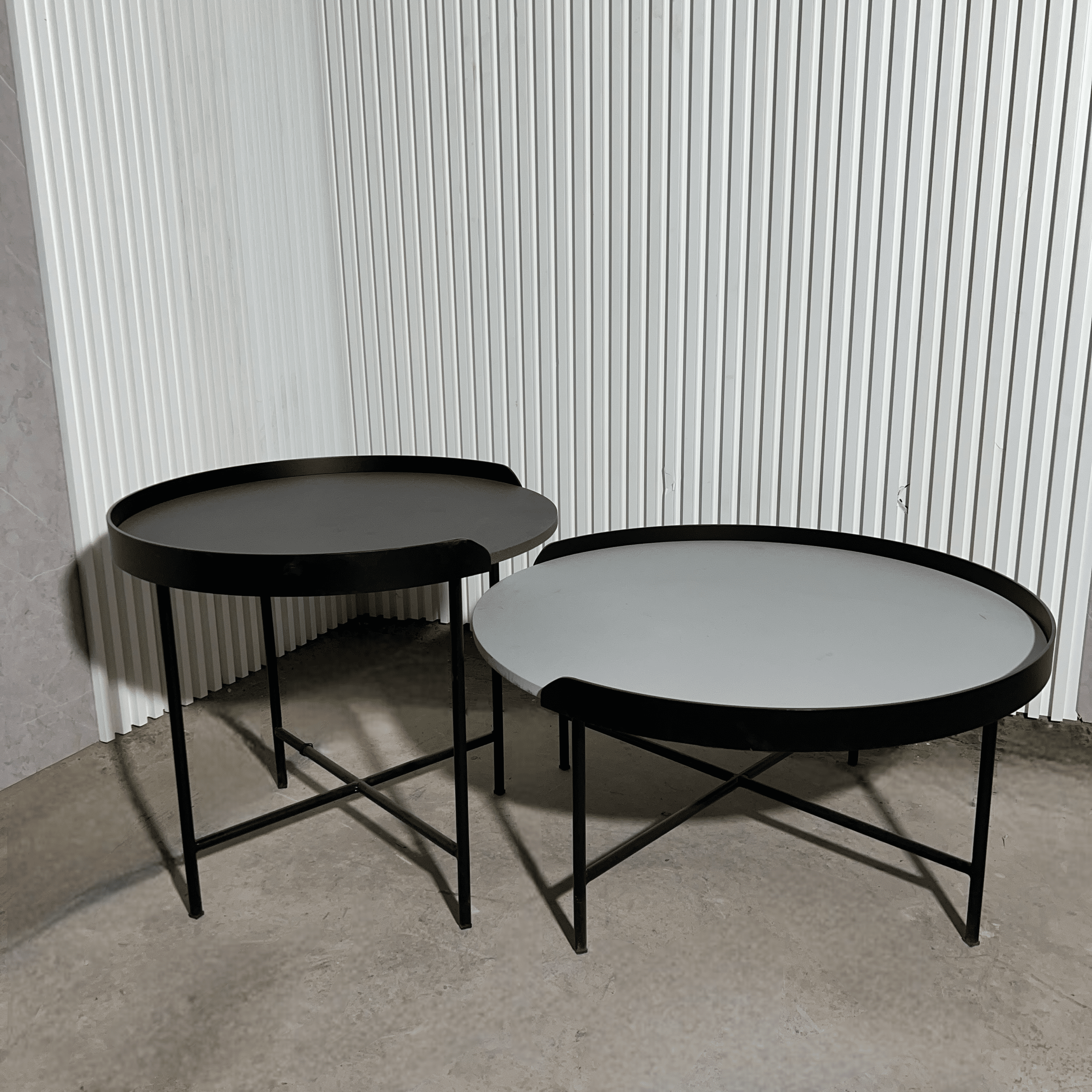 סט שולחנות סלון דגם פלמנגו מגש אפור שחור סט שולחנות סלון דגם פלמנגו מגש אפור שחור