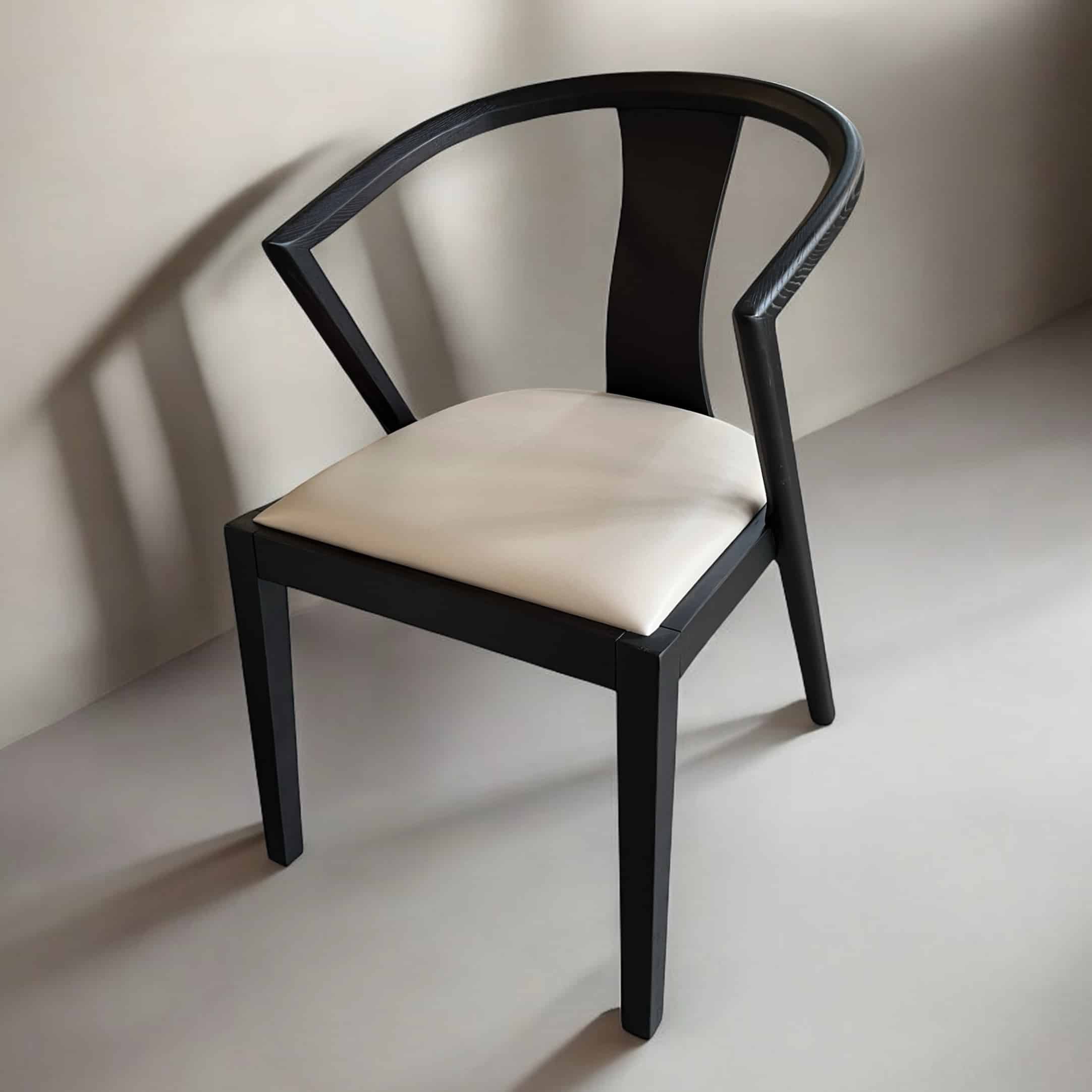 כיסא עץ בוני שחור מושב שמנת דגם סופיטל כיסא עץ בוני שחור מושב שמנת דגם סופיטל