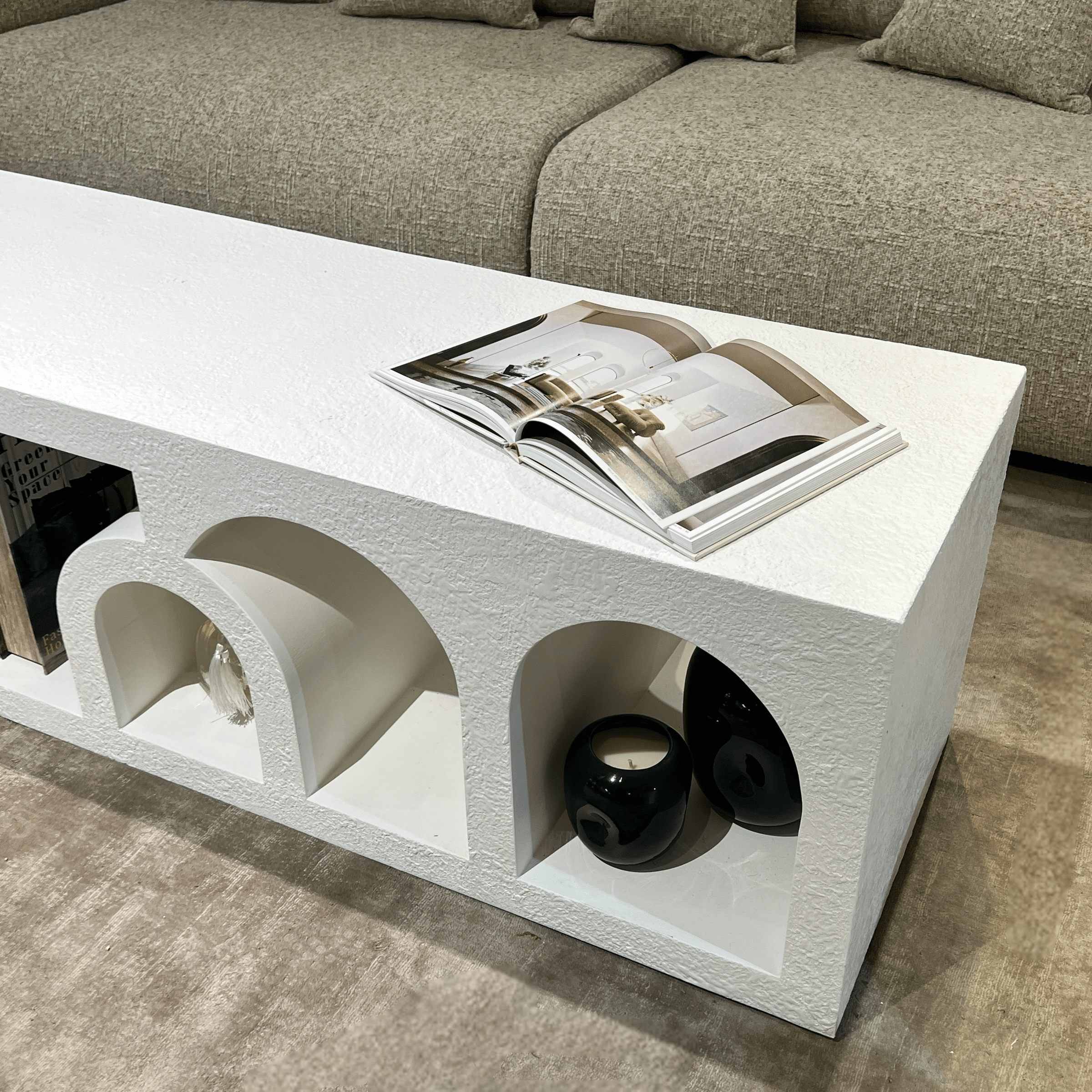 שולחן סלון / מזנון סהרה בטון חלול דגם שאנטי שולחן סלון / מזנון סהרה בטון חלול דגם שאנטי