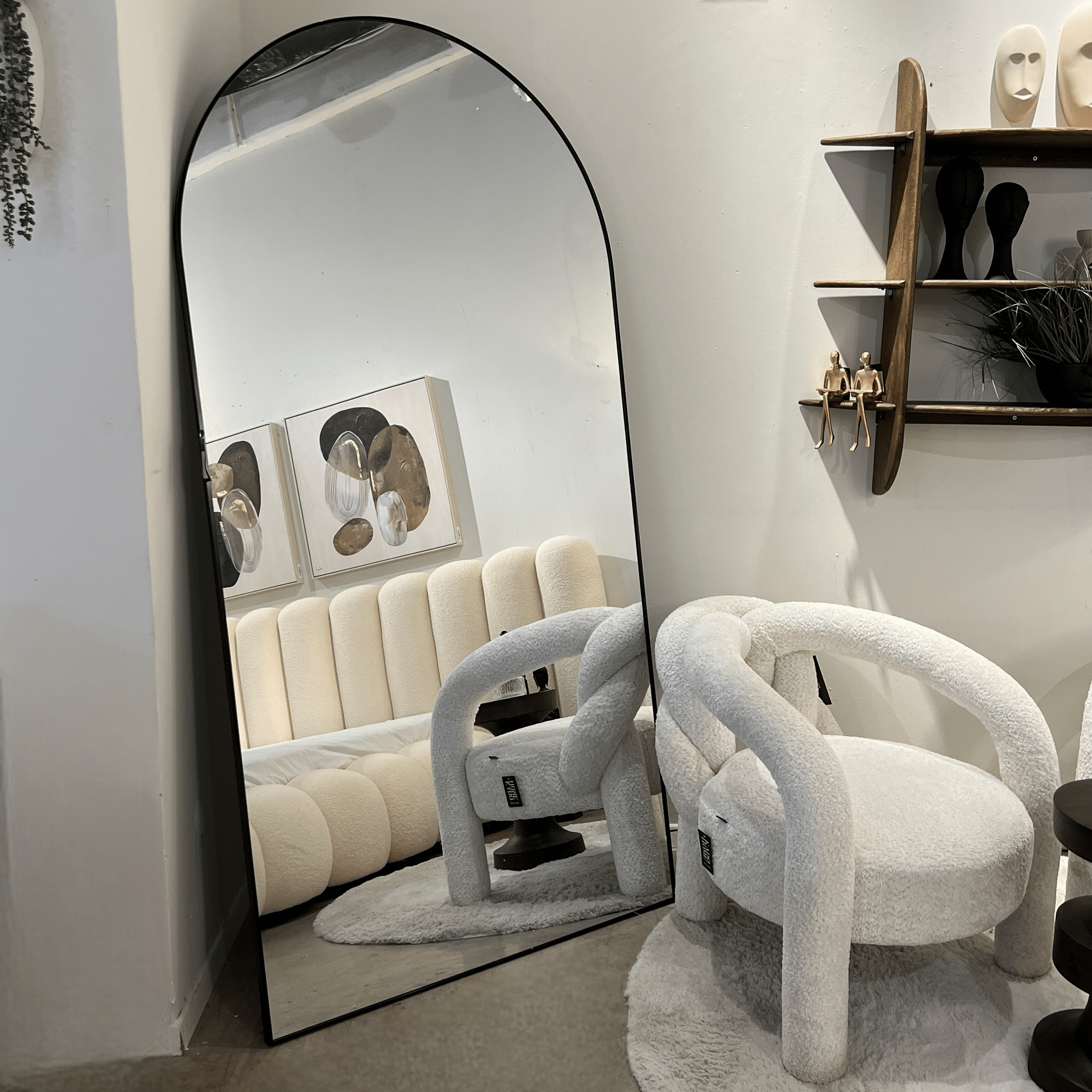 מראה עומדת ראש עגול מסגרת שחורה דגם סופיטל- הזמנה עתידית 90 ימי עסקים מראה עומדת ראש עגול מסגרת שחורה דגם סופיטל- הזמנה עתידית 90 ימי עסקים