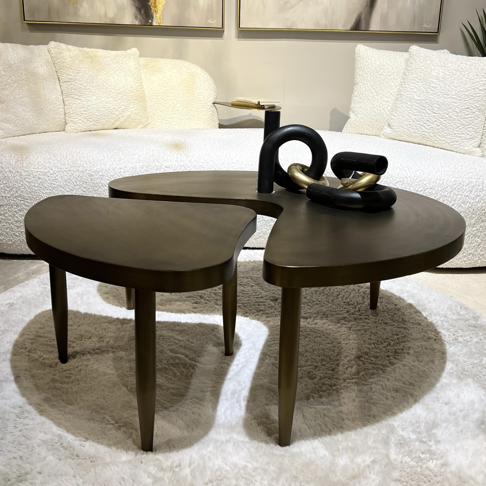 שולחן סלון עגול ספליט גולד מוברש דגם סופיטל שולחן סלון עגול ספליט גולד מוברש דגם סופיטל