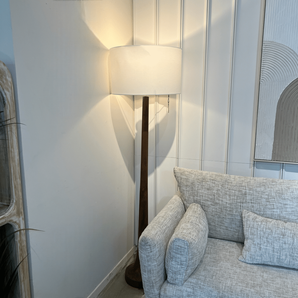 מנורה רצפתית רגל עץ מנורת רצפה מעוצבת