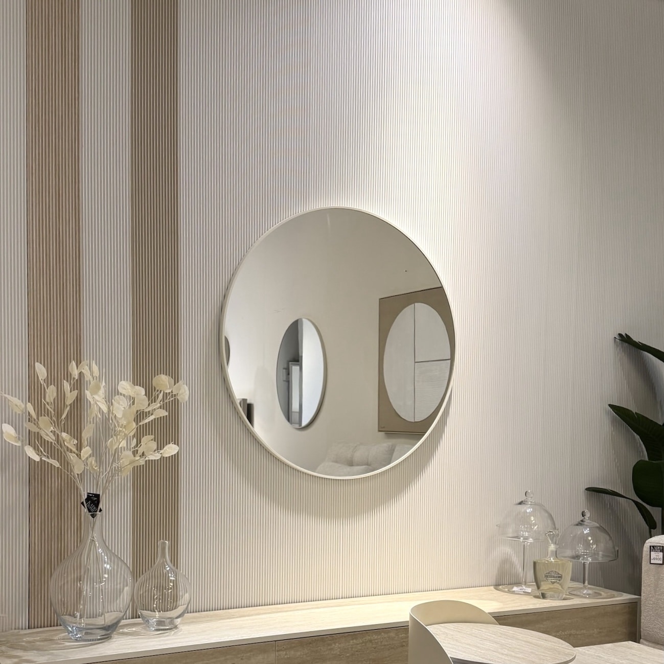 חיפוי קיר במראה מודרני דגם ״וויבס״ 16/290 לבן- חדש!