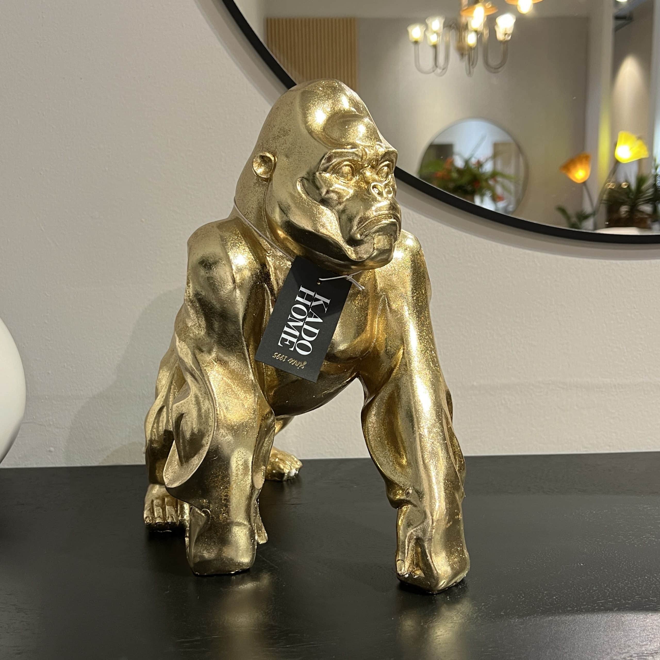 פסל גורילה זהב גדול מעוצב דגם איקו פסל גורילה זהב גדול מעוצב דגם איקו