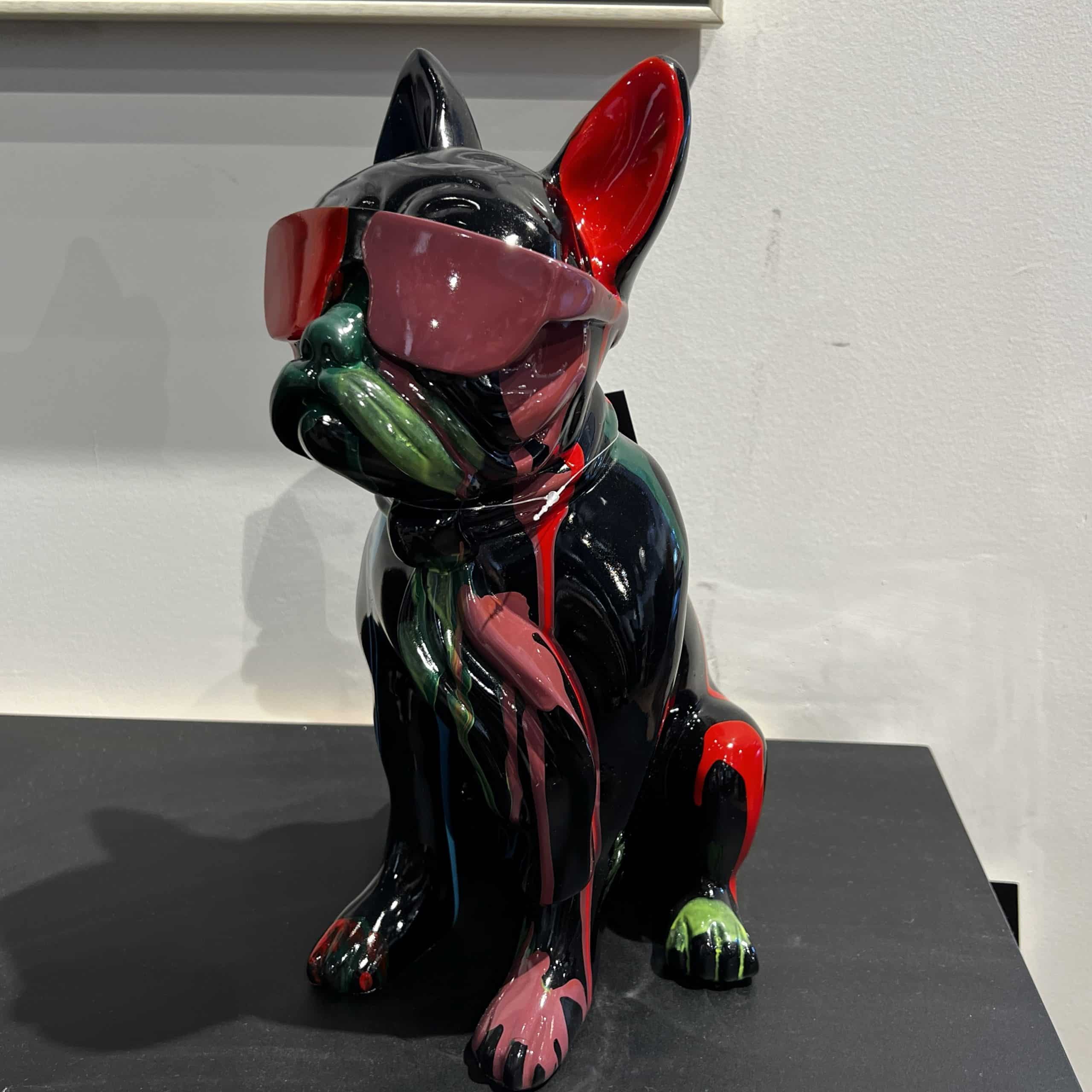 פסל כלב בולדוג שחור צבעוני עם משקפיים – קולקציית איקו מבית קאדו הום פסל כלב בולדוג שחור צבעוני עם משקפיים – קולקציית איקו מבית קאדו הום