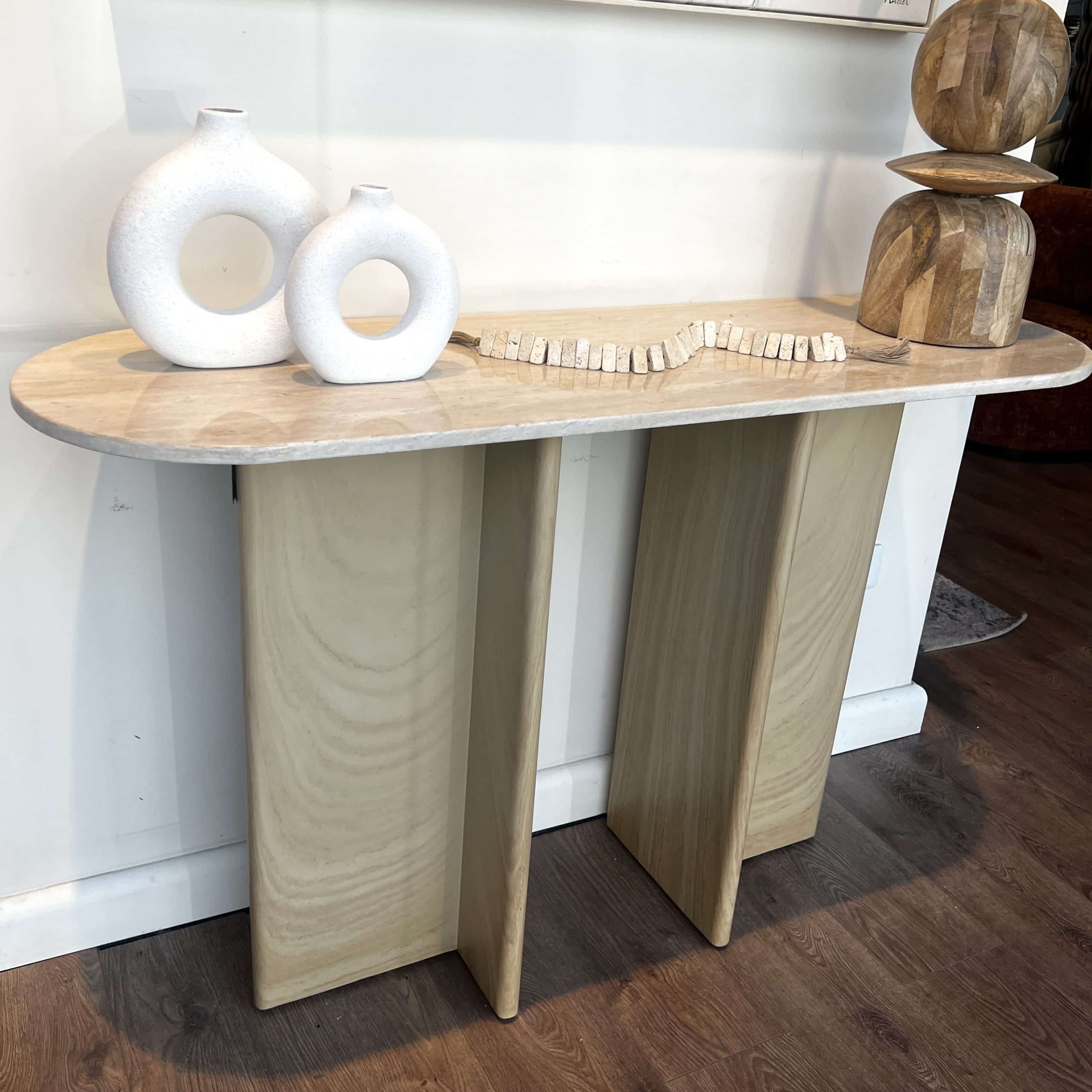 קונסולה מעוצבת טרוורטין פינות עגולות רגליים פרינט עץ דגם סופיטל