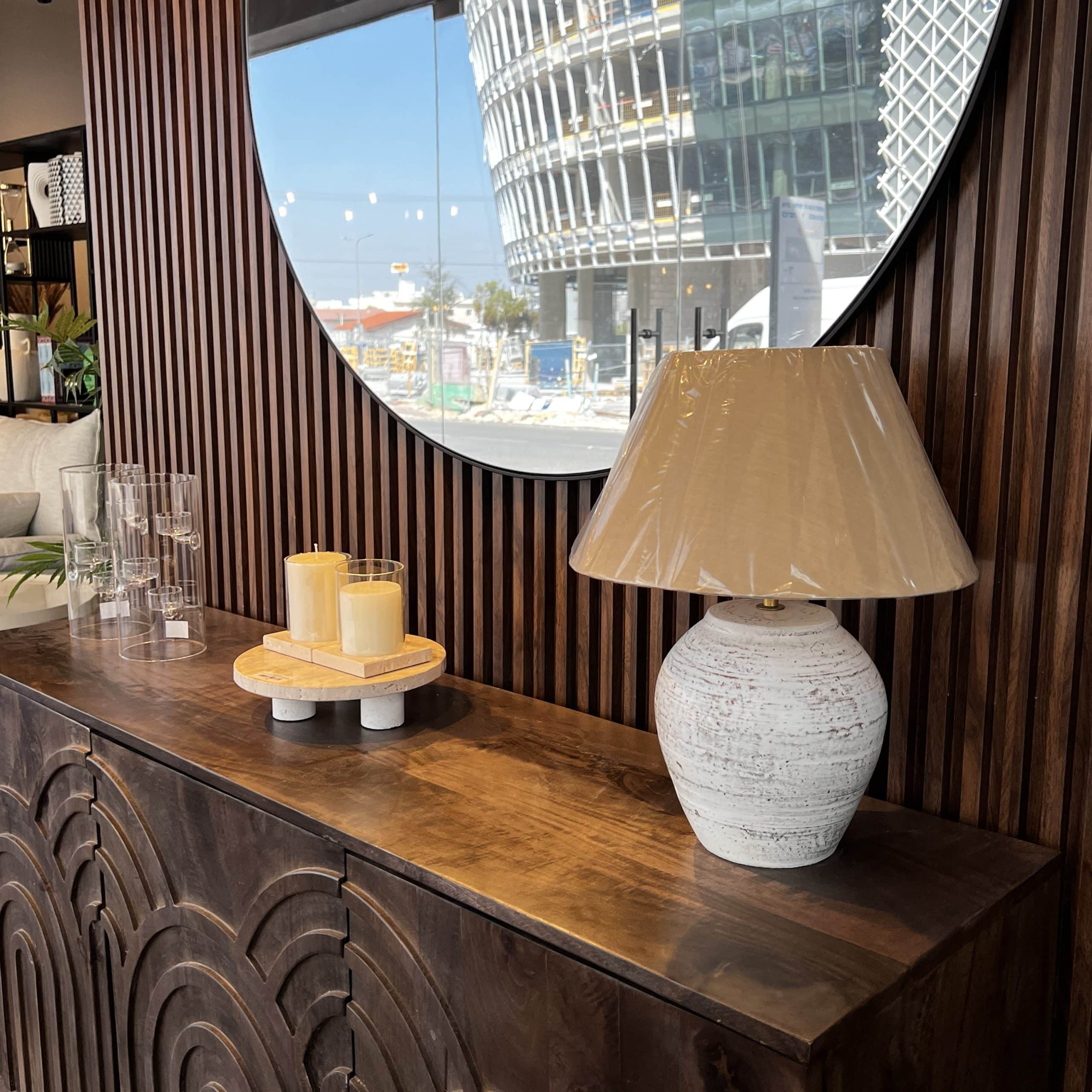 מנורה מעוצבת ״סהרה״ טרקוטה בסיס עגול דגם שאנטי מנורה מעוצבת ״סהרה״ טרקוטה בסיס עגול דגם שאנטי