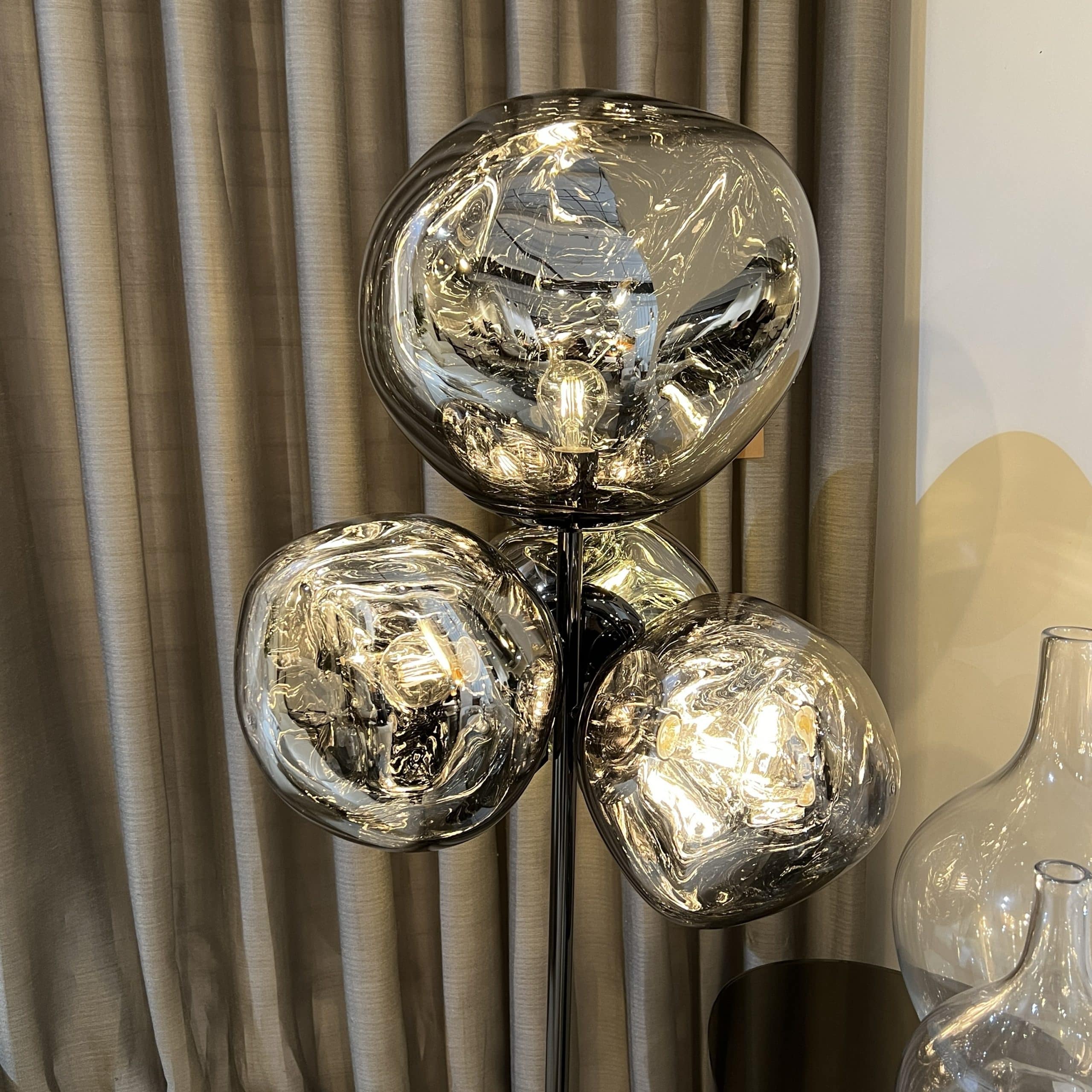 מנורה יוקרתית בראון באבלס רגל קונוס דגם איקו