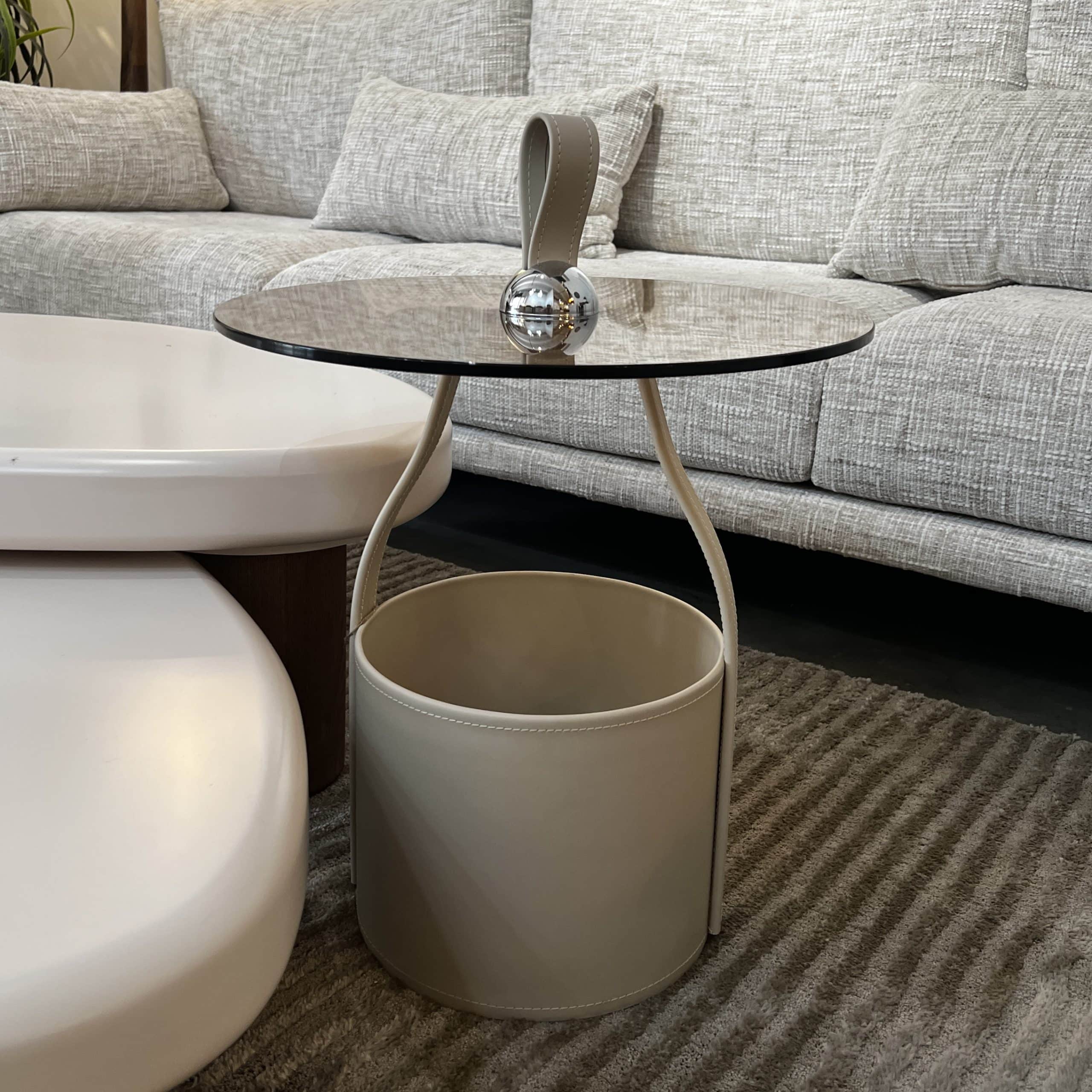 שולחן צד מעוצב זכוכית חומה דמוי עור אבן עם רצועה דגם סופיטל - הזמנה ממלאי שיתחדש 9.25 שולחן צד מעוצב זכוכית חומה דמוי עור אבן עם רצועה דגם סופיטל - הזמנה ממלאי שיתחדש 9.25