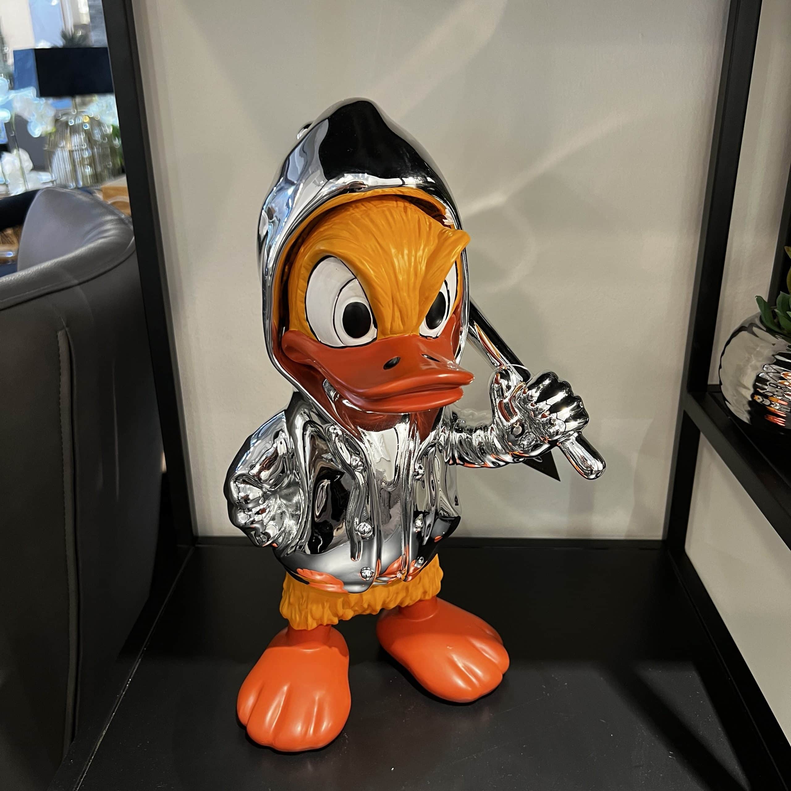 פסל דונלד דאק עומד ניקל דגם איקו פסל דונלד דאק עומד ניקל דגם איקו