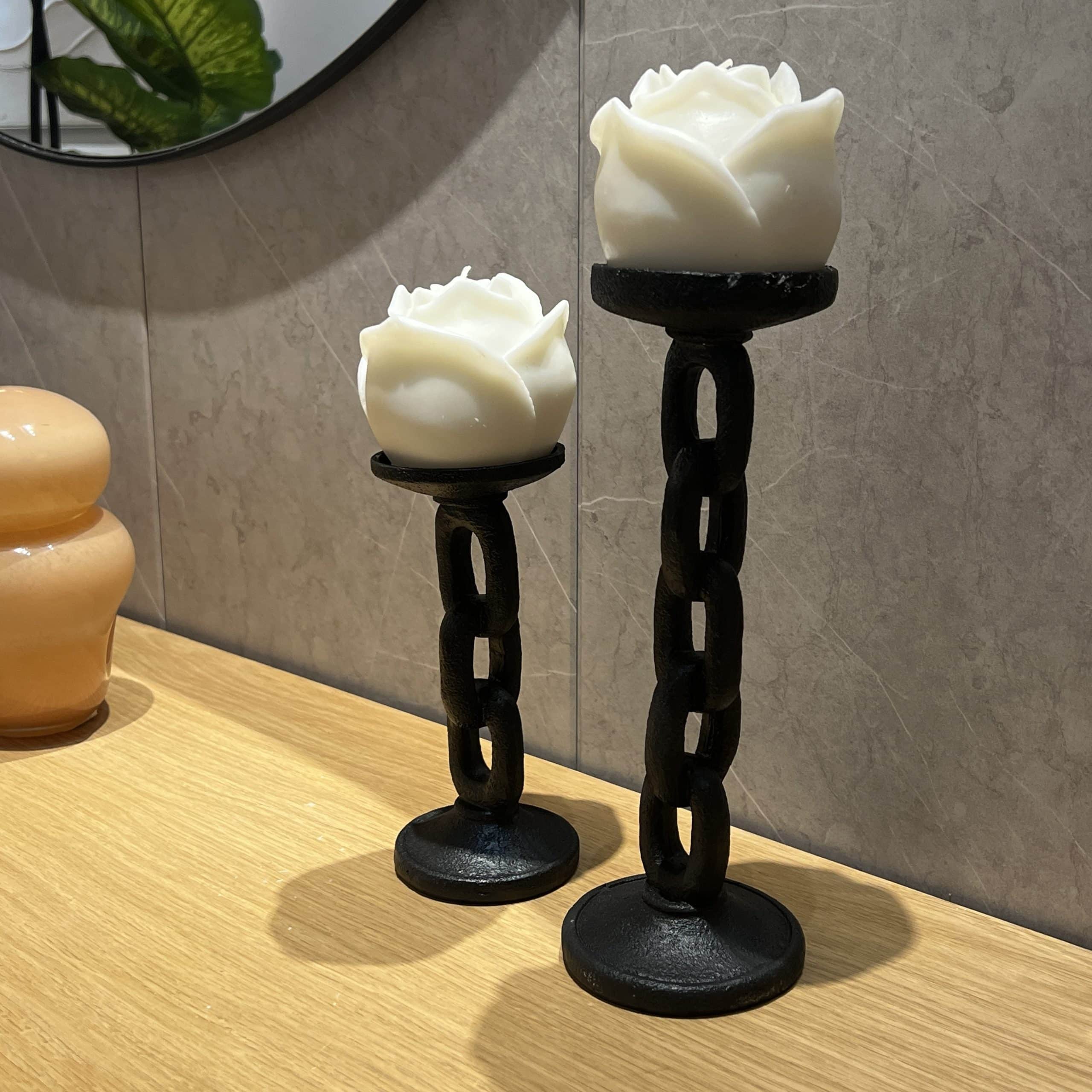 פמוט לולאות מעוצב שחור דגם איקו פמוט לולאות מעוצב שחור דגם איקו