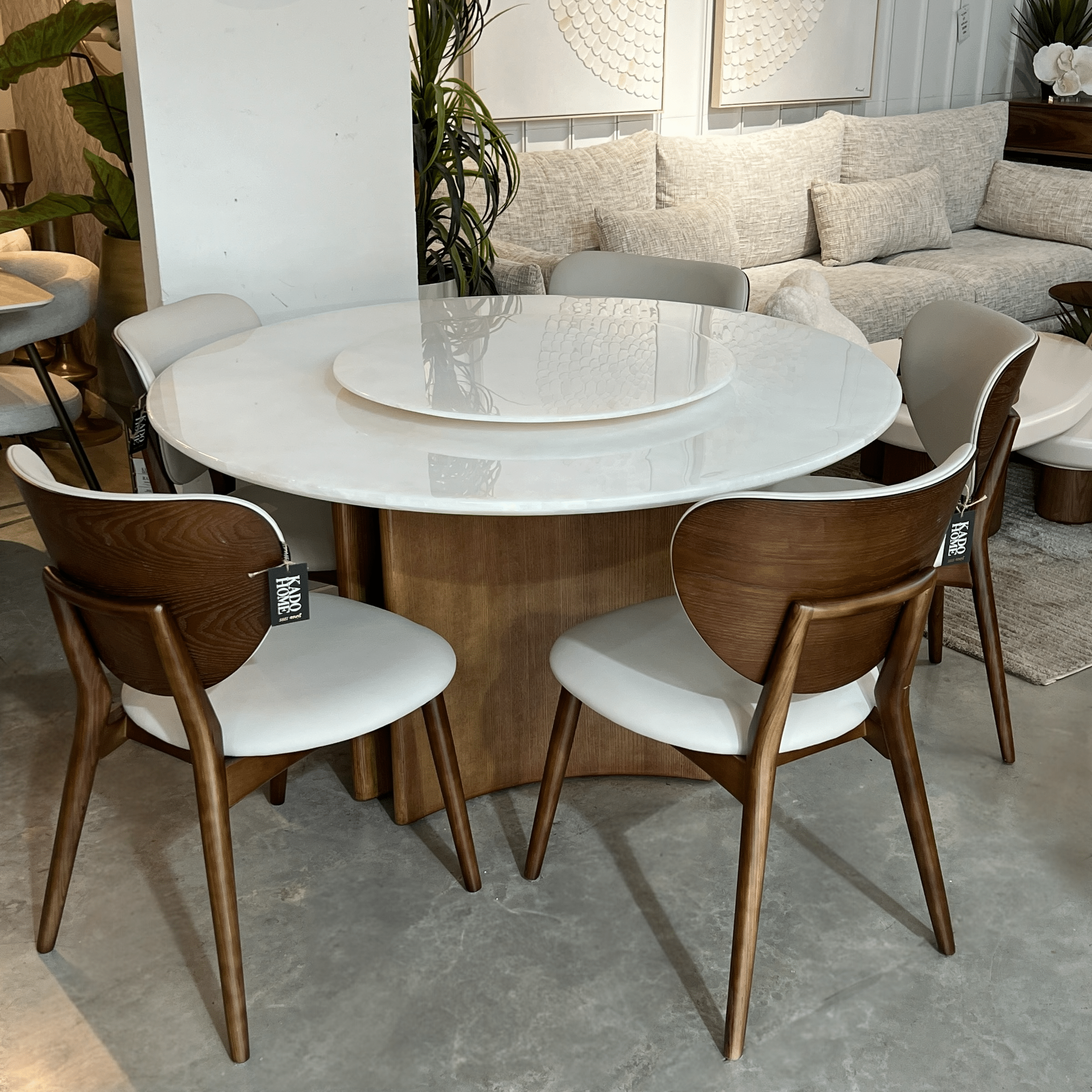 שולחן אוכל יוקרתי עגול מרבל לבן רגל עץ אגוז דגם סופיטל שולחן אוכל יוקרתי עגול מרבל לבן רגל עץ אגוז דגם סופיטל