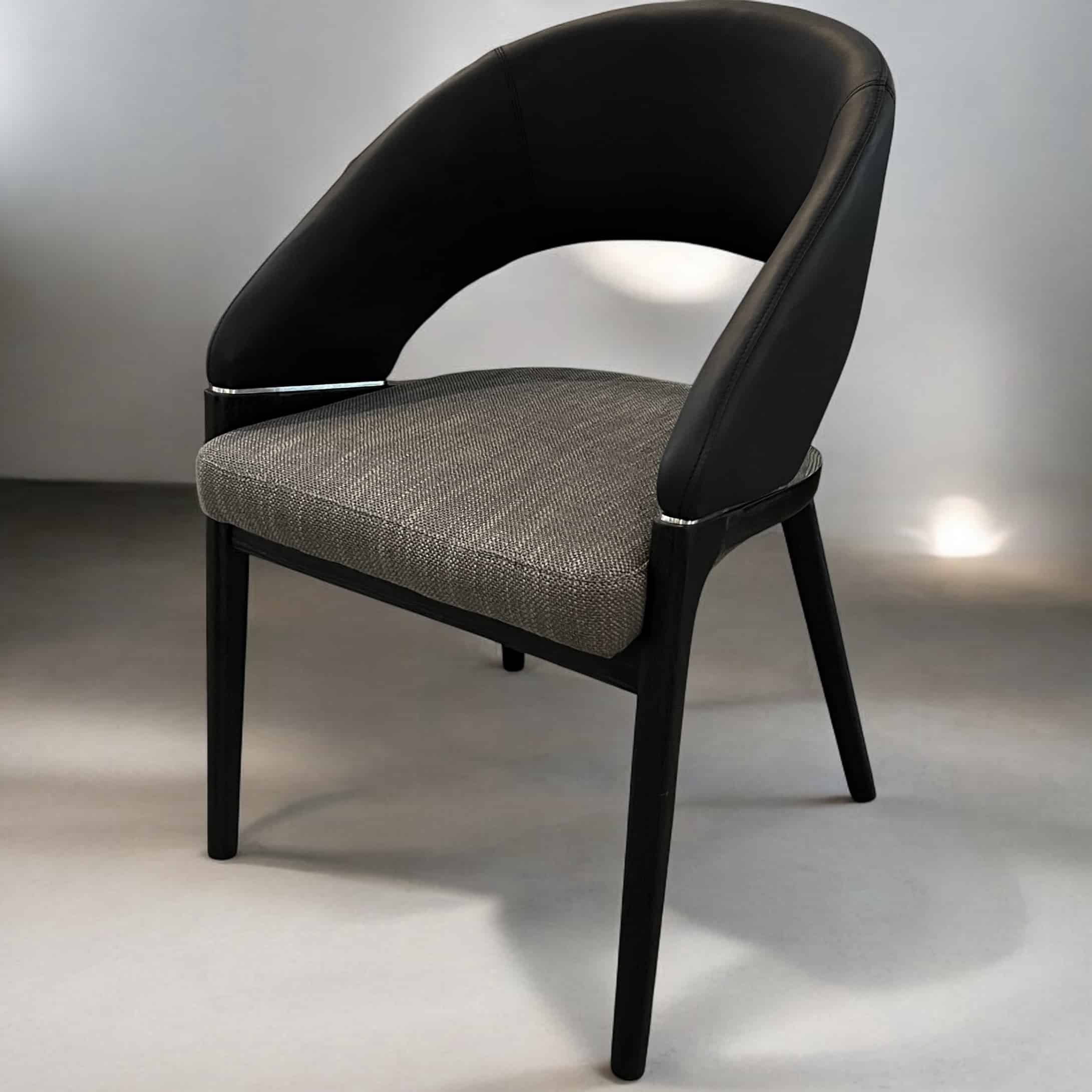 כסא דונה מושב אריג אפור גב דמוי עור שחור דגם סופיטל כסא דונה מושב אריג אפור גב דמוי עור שחור דגם סופיטל