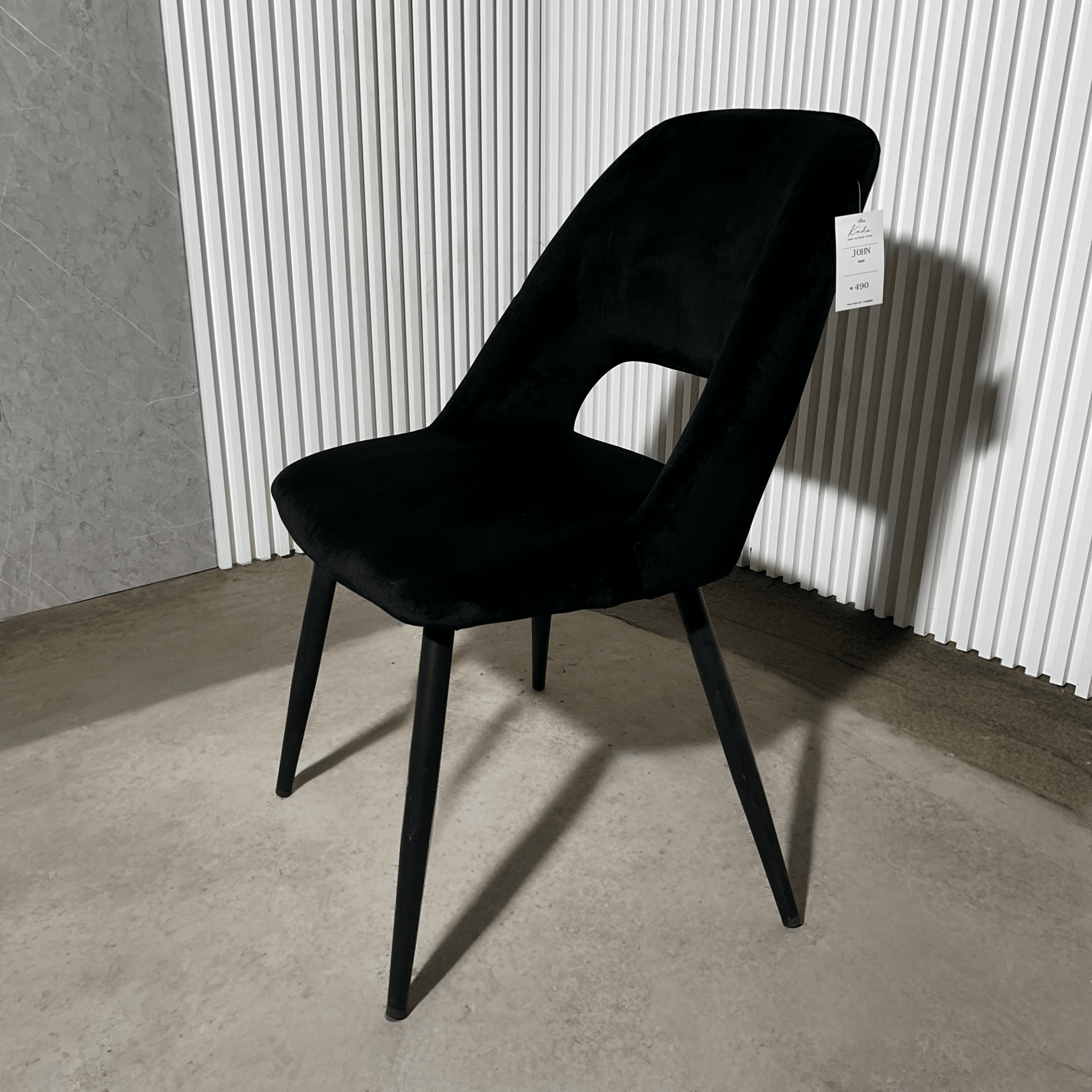 כסא יוקרתי קטיפה שחורה דגם ג׳ון - אחרונים בחיסול! כסא יוקרתי קטיפה שחורה דגם ג׳ון - אחרונים בחיסול!