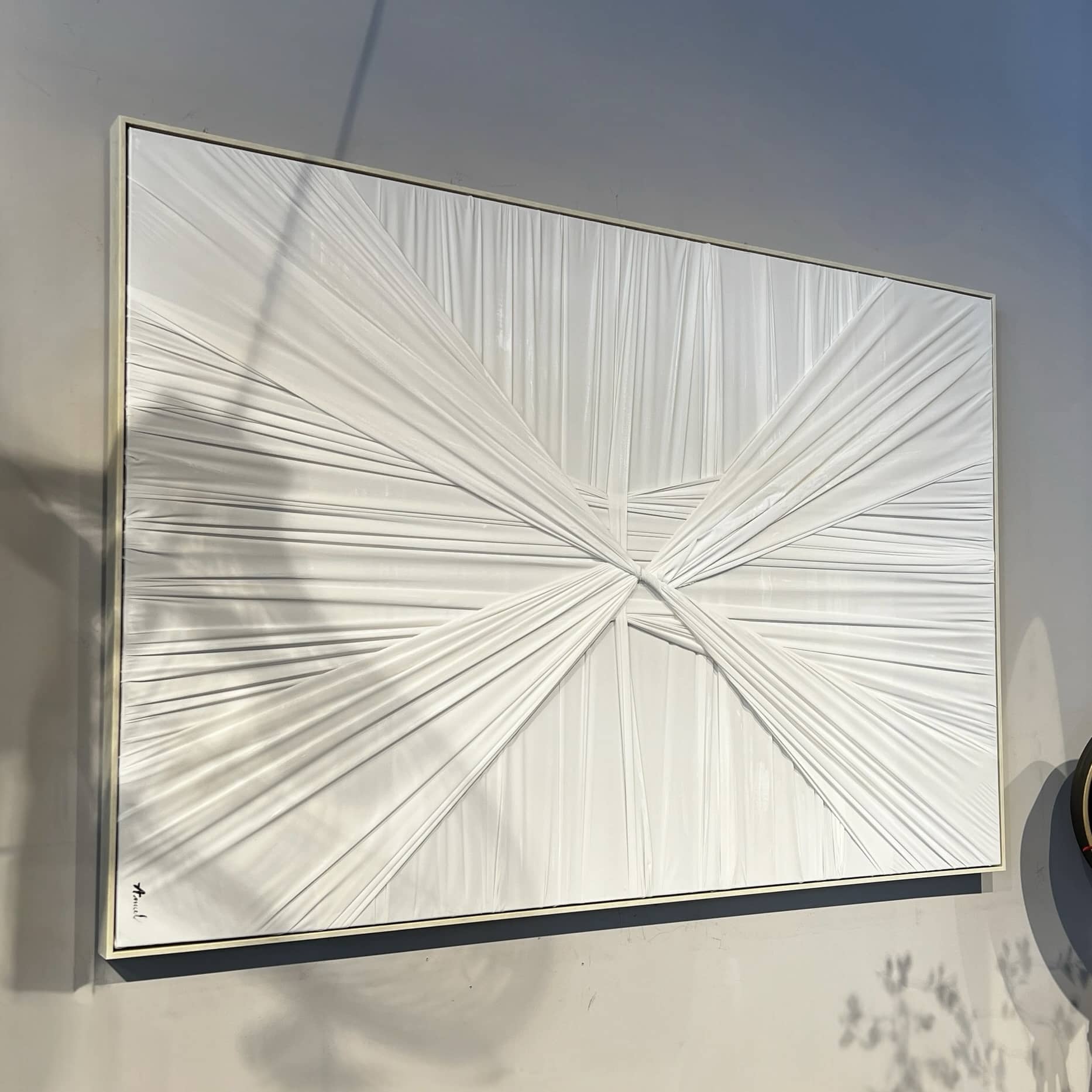 תמונה אנאל מעוצבת בשילוב בד בגוון לבן 100/150 תמונה אנאל מעוצבת בשילוב בד בגוון לבן 100/150