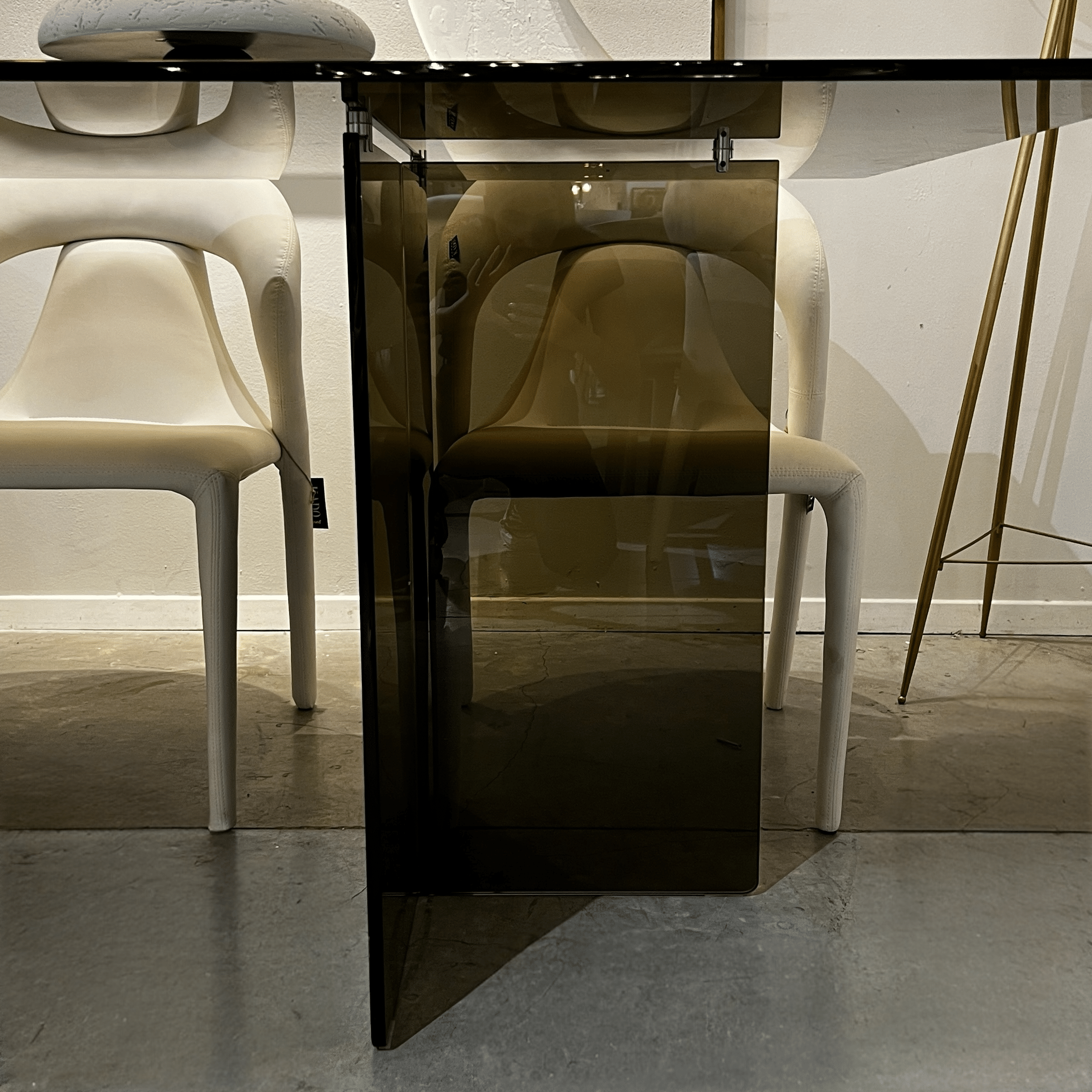 שולחן אוכל יוקרתי מלבני זכוכית מחוסמת חומה דגם פלור- הזמנה מוקדמת | מלאי מגיע 25.10.25 שולחן אוכל יוקרתי מלבני זכוכית מחוסמת חומה דגם פלור- הזמנה מוקדמת | מלאי מגיע 25.10.25