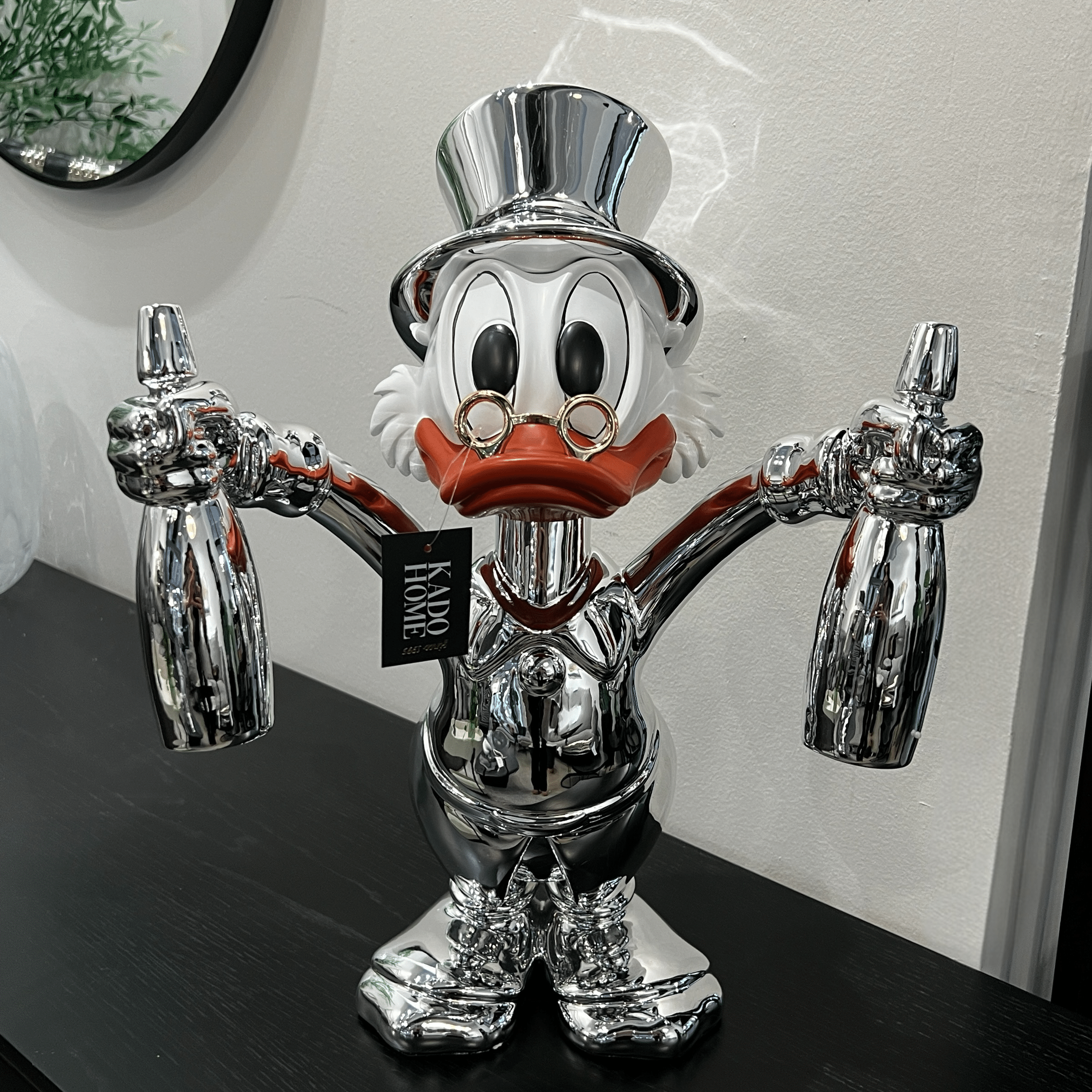 פסל מעוצב דונלד דאק מחזיק בקבוקים ניקל דגם איקו פסל מעוצב דונלד דאק מחזיק בקבוקים ניקל דגם איקו