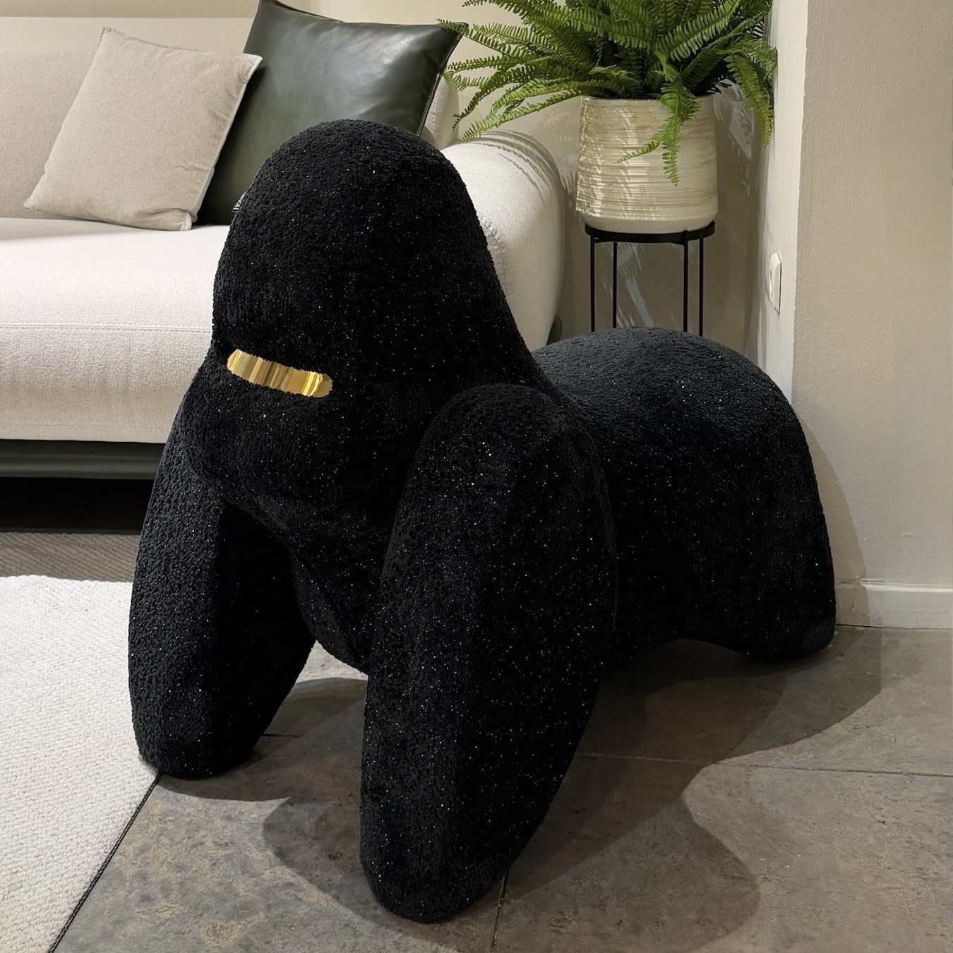 הדום יוקרתי גורילה בד בוקלה שחור דגם סופיטל