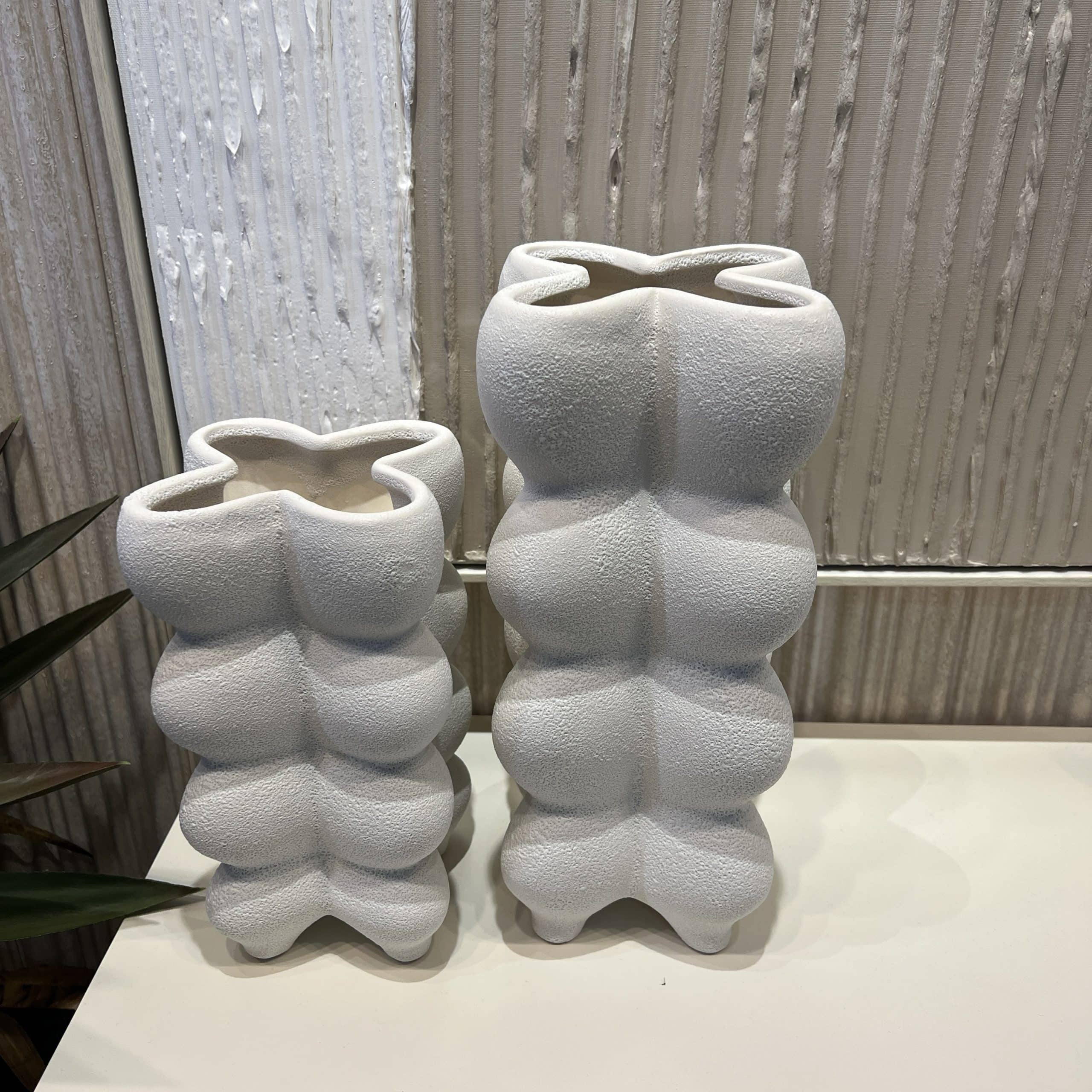 כד קרמיקה לבן בליטות דוגמא איקס דגם איקו כד קרמיקה לבן בליטות דוגמא איקס דגם איקו