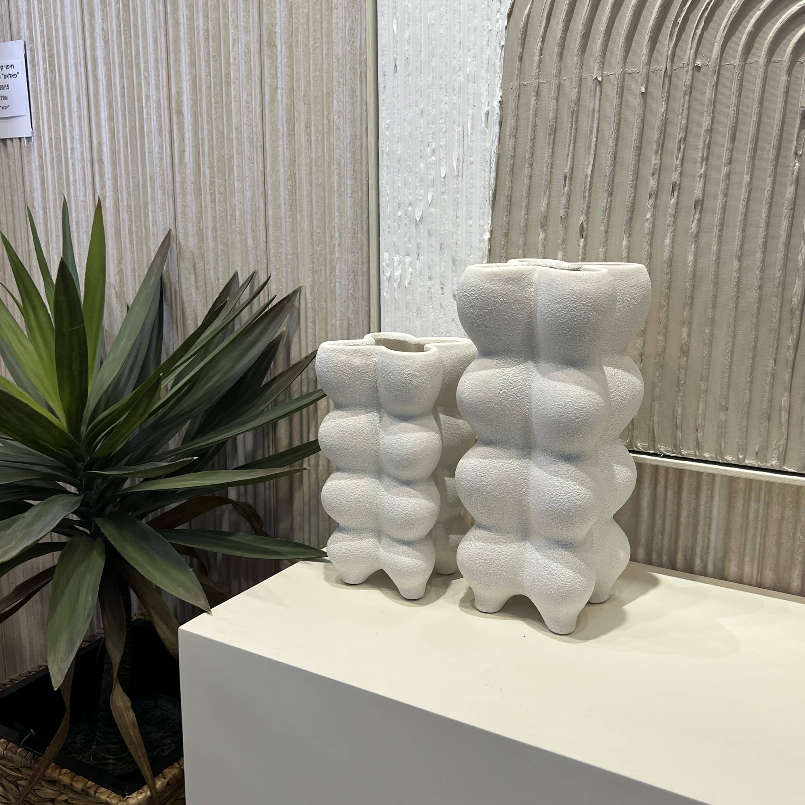 כד קרמיקה לבן בליטות דוגמא איקס דגם איקו כד קרמיקה לבן בליטות דוגמא איקס דגם איקו