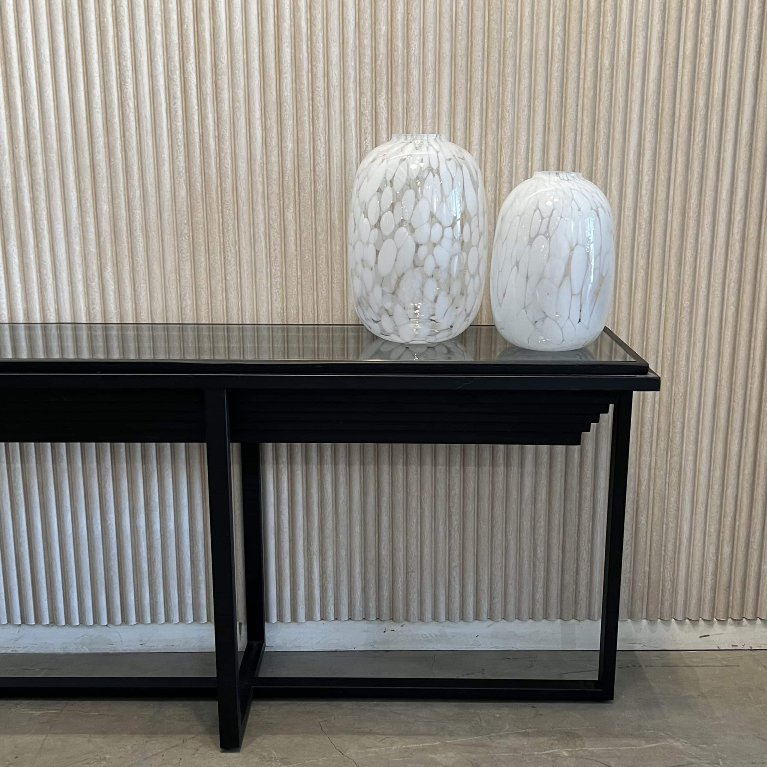 כד מנומר מעוצב לבן שקוף דגם איקו כד מנומר מעוצב לבן שקוף דגם איקו