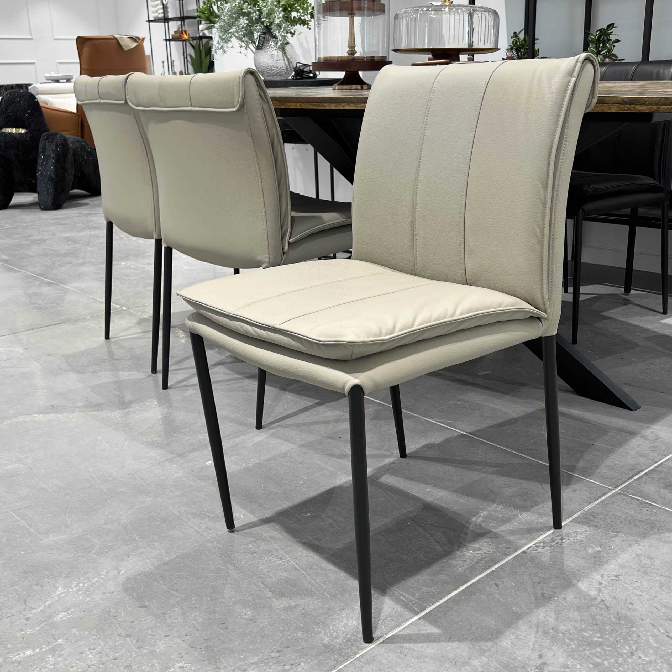 כסא מקאו דמוי עור קפוצ׳ינו רגל שחורה דגם סופיטל - 2 אחרונים! כסא מקאו דמוי עור קפוצ׳ינו רגל שחורה דגם סופיטל - 2 אחרונים!