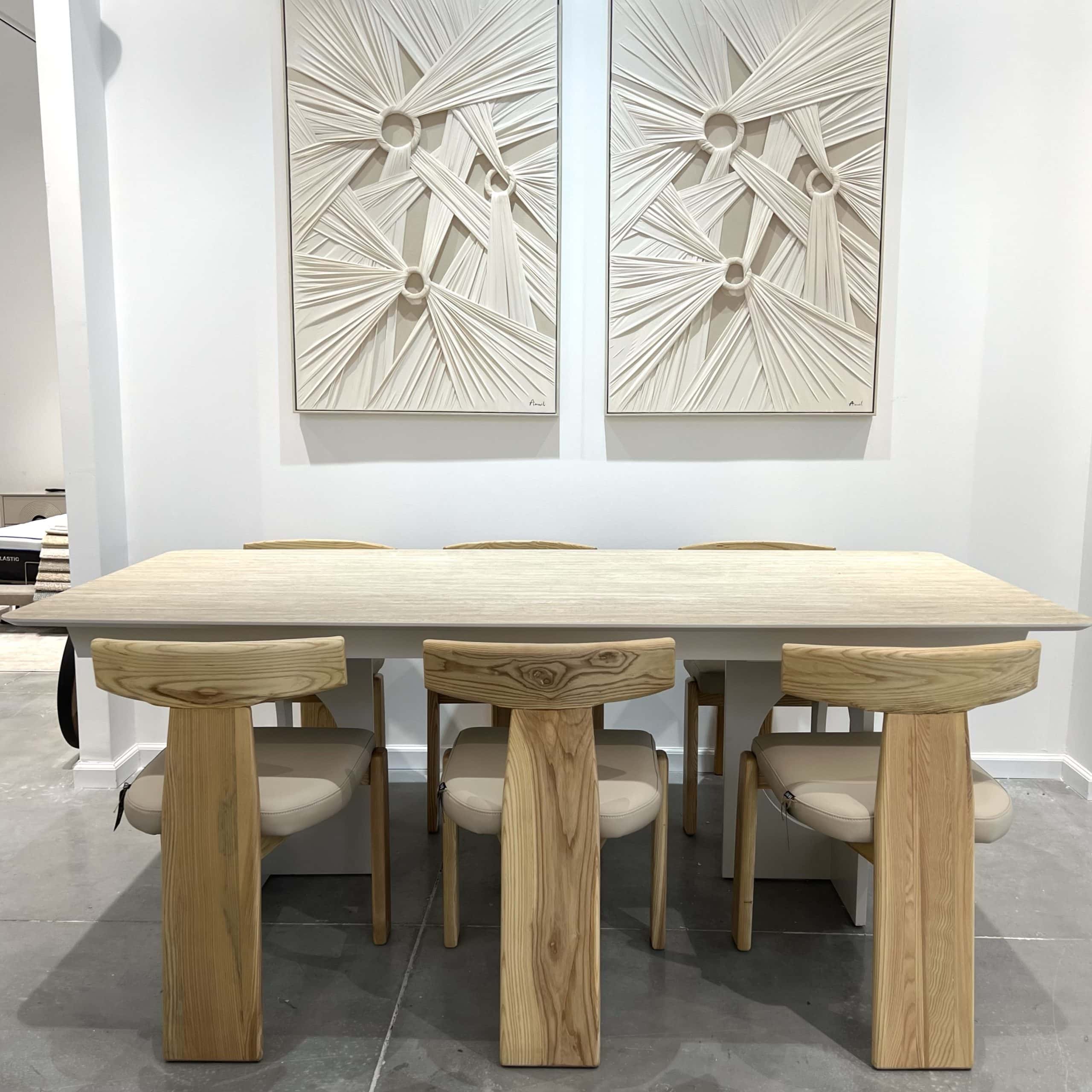 כסא בוטושן דמוי עור אבן רגל עץ אלון דגם סופיטל כסא בוטושן דמוי עור אבן רגל עץ אלון דגם סופיטל