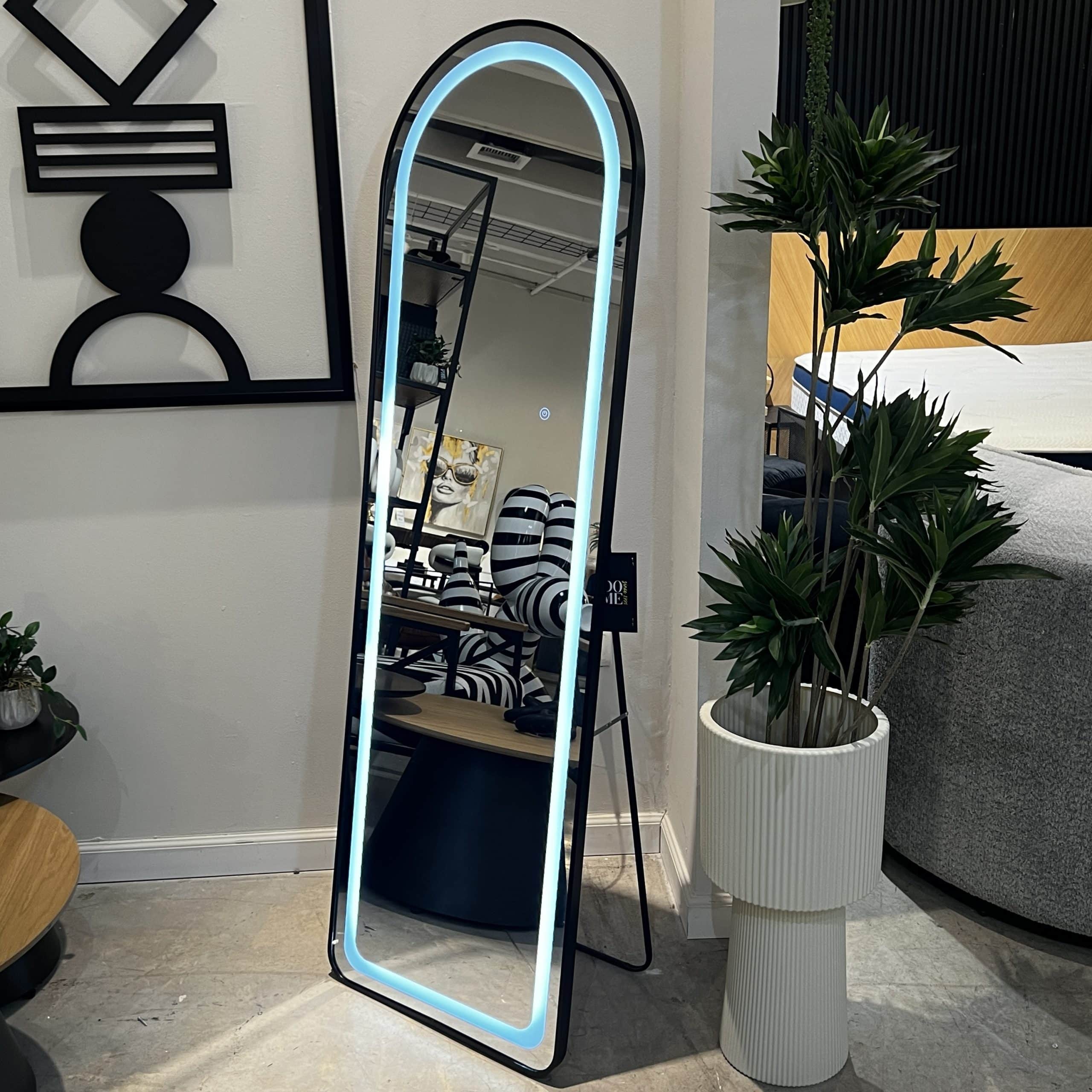 מראה ראש מעוגל מסגרה שחורה בשילוב לד דגם איקו מראה ראש מעוגל מסגרה שחורה בשילוב לד דגם איקו