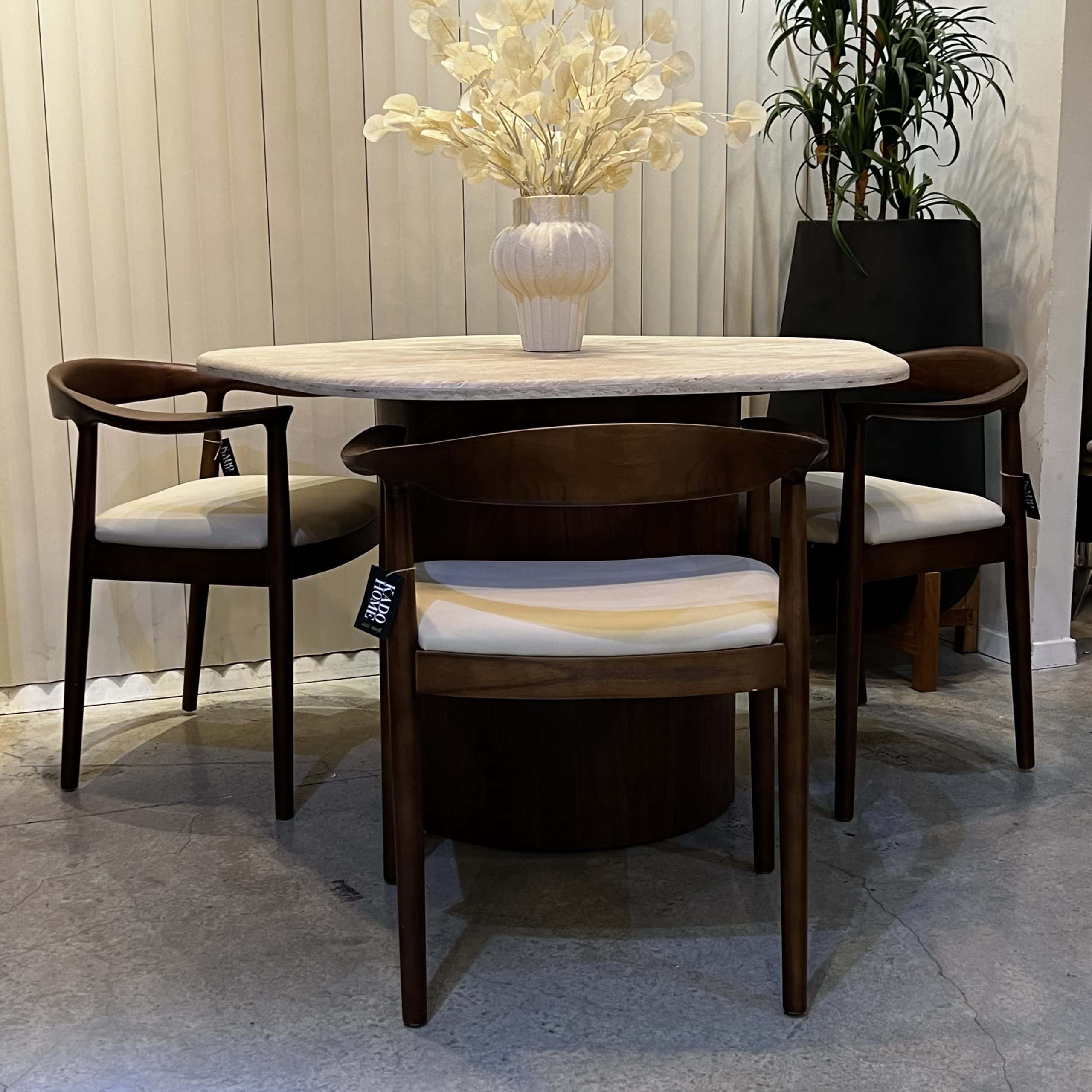 פינת אוכל מעוצבת דגם פרח טרוורטין רגל אגוז