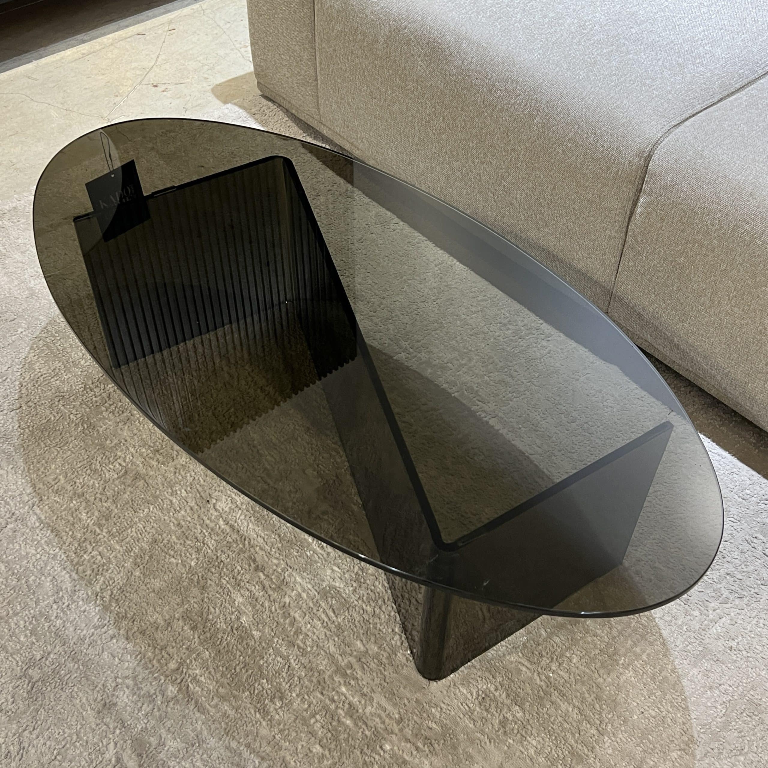 שולחן סלון יוקרתי אובאלי זכוכית חומה דגם פלור - הזמנה מוקדמת | מלאי מגיע 25.10.25 שולחן סלון יוקרתי אובאלי זכוכית חומה דגם פלור - הזמנה מוקדמת | מלאי מגיע 25.10.25