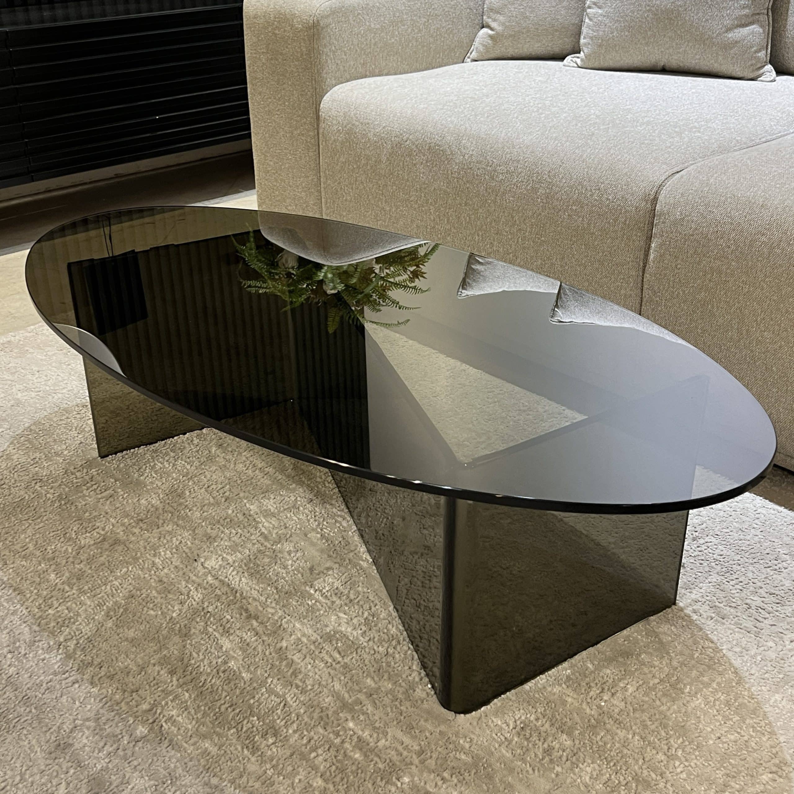 שולחן סלון יוקרתי אובאלי זכוכית חומה דגם פלור - הזמנה מוקדמת | מלאי מגיע 25.10.25 שולחן סלון יוקרתי אובאלי זכוכית חומה דגם פלור - הזמנה מוקדמת | מלאי מגיע 25.10.25