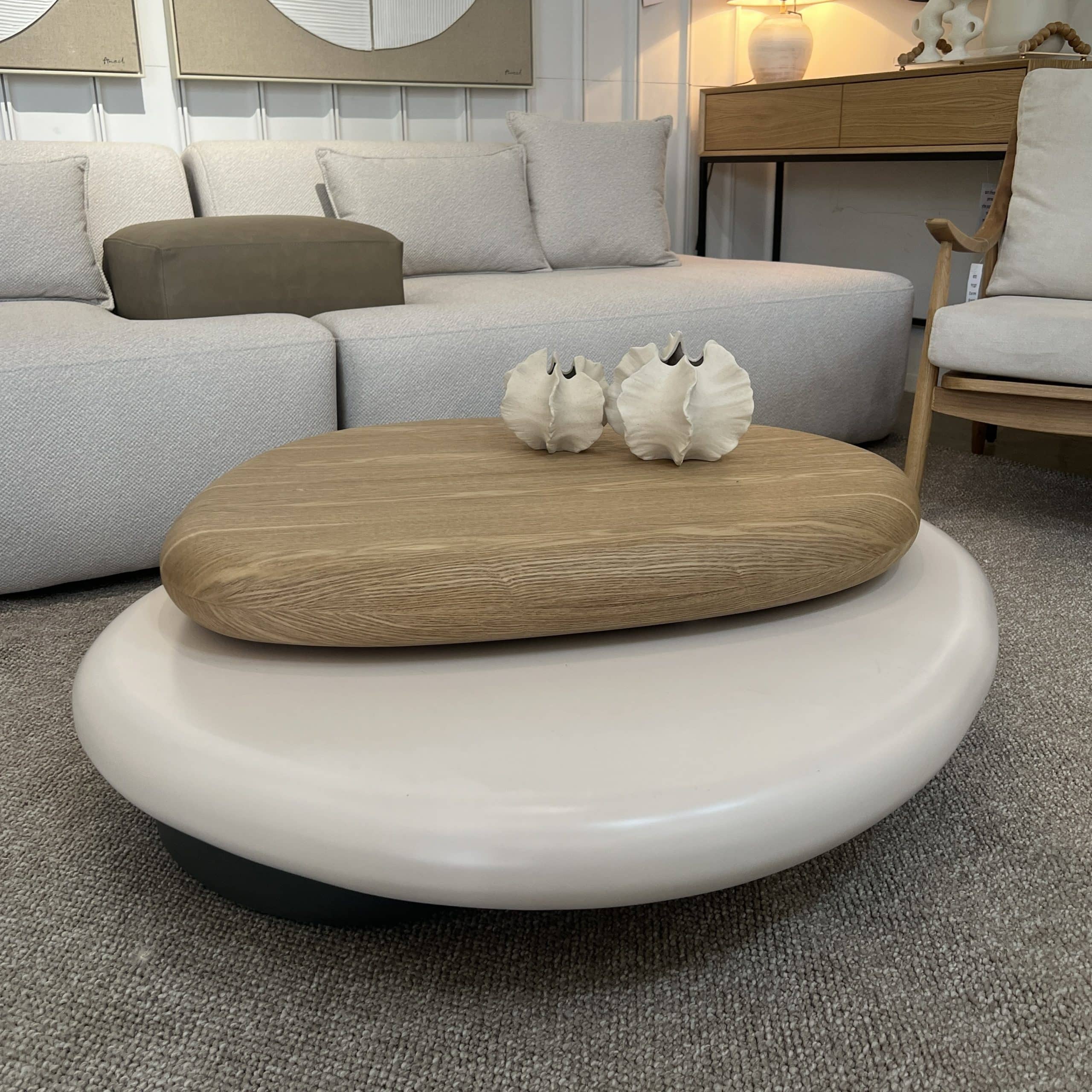 שולחן סלון אמורפי יוקרתי לבן שבור סליידר אלון דגם סופיטל - 90 ימי עסקים שולחן סלון אמורפי יוקרתי לבן שבור סליידר אלון דגם סופיטל - 90 ימי עסקים