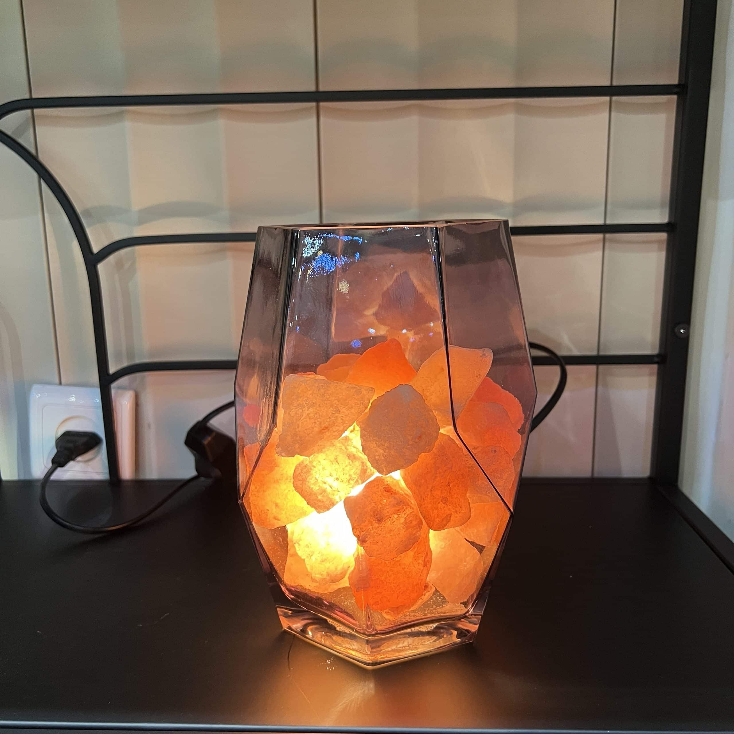 מנורה אבני מלח בכלי משושה גבוה 11/21 דגם איקו מנורה אבני מלח בכלי משושה גבוה 11/21 דגם איקו