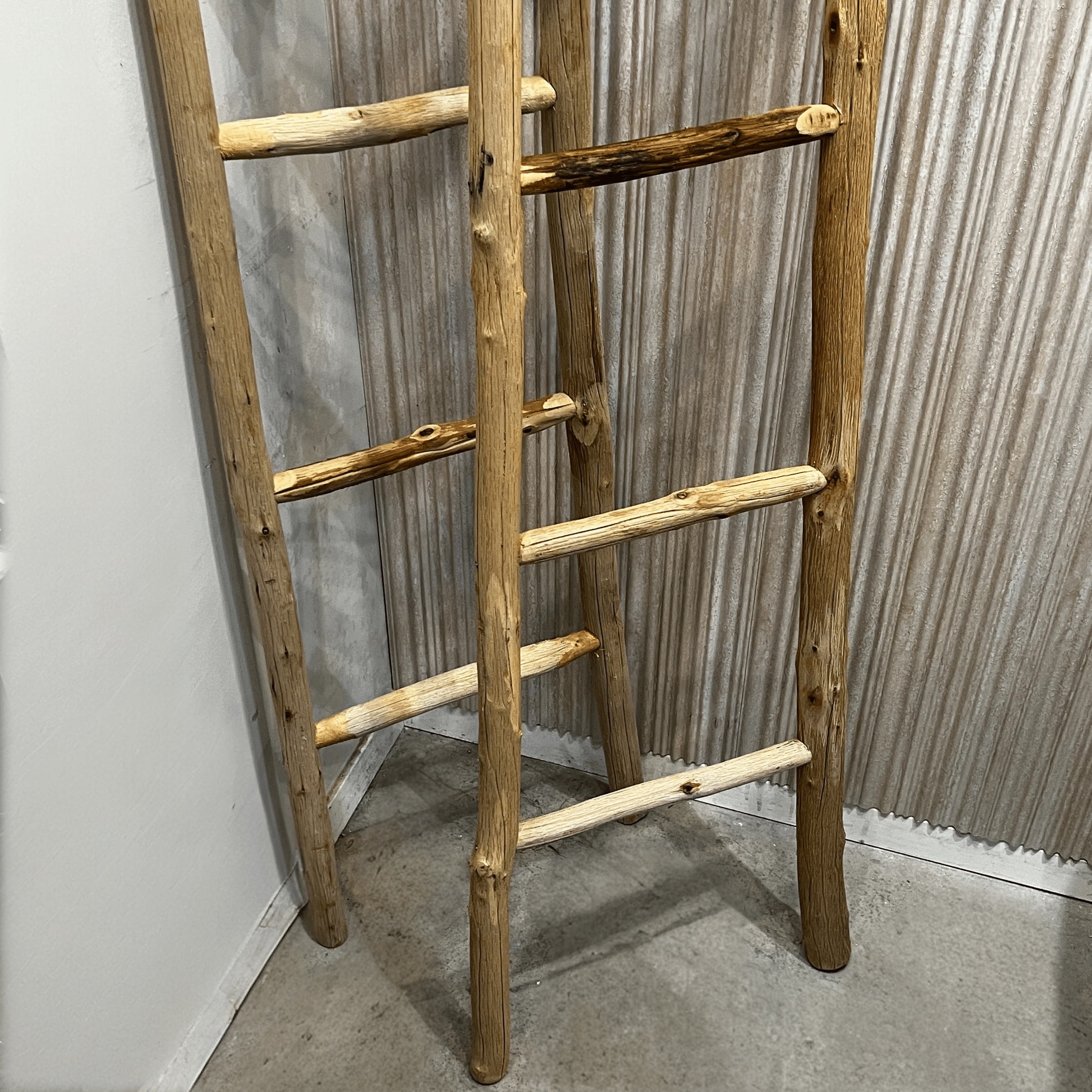 סולם מיוחד עץ שלבים דגם איקו סולם מיוחד עץ שלבים דגם איקו