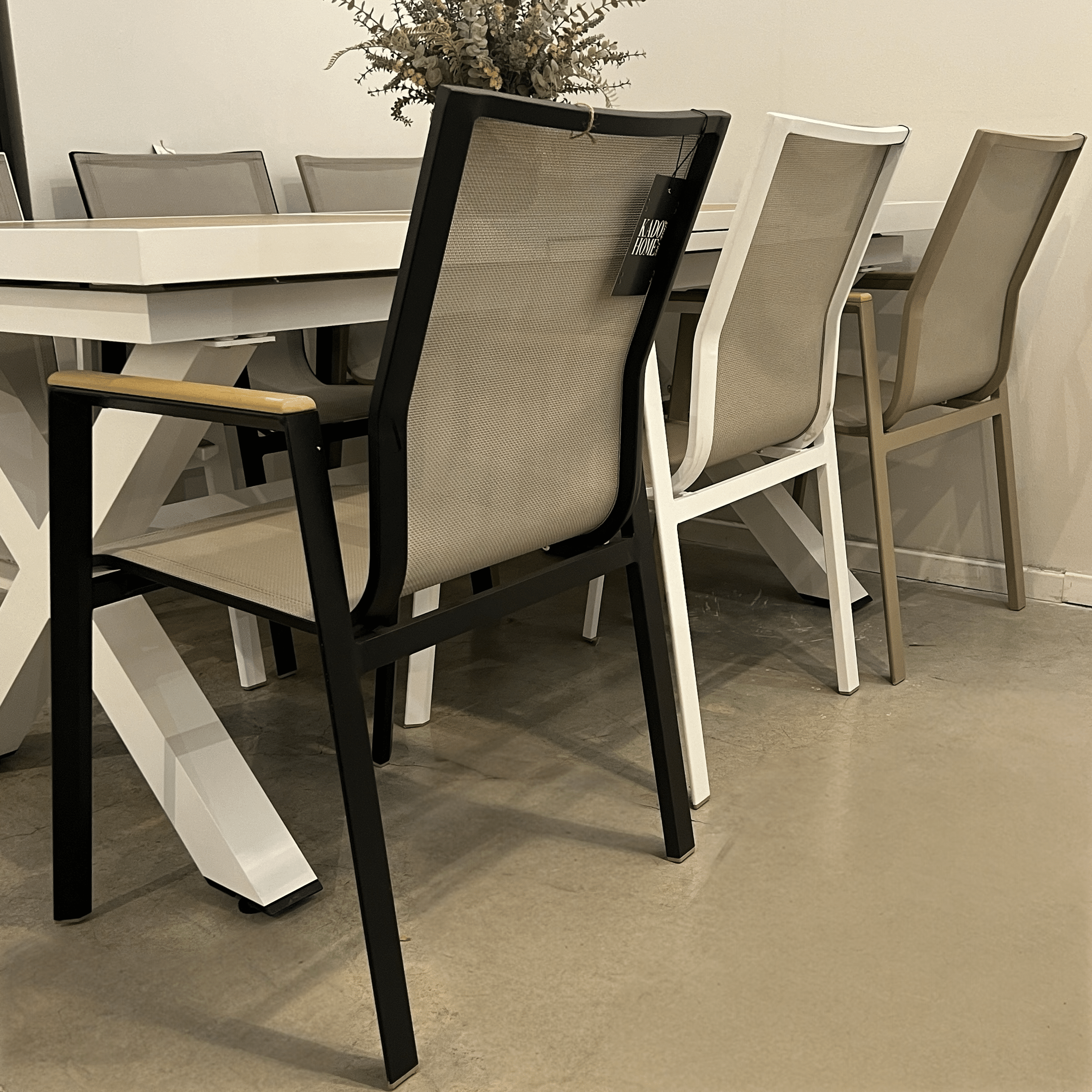 כסא חוץ אלומיניום שחור רשת כפולה דגם סופיטל כסא חוץ אלומיניום שחור רשת כפולה דגם סופיטל