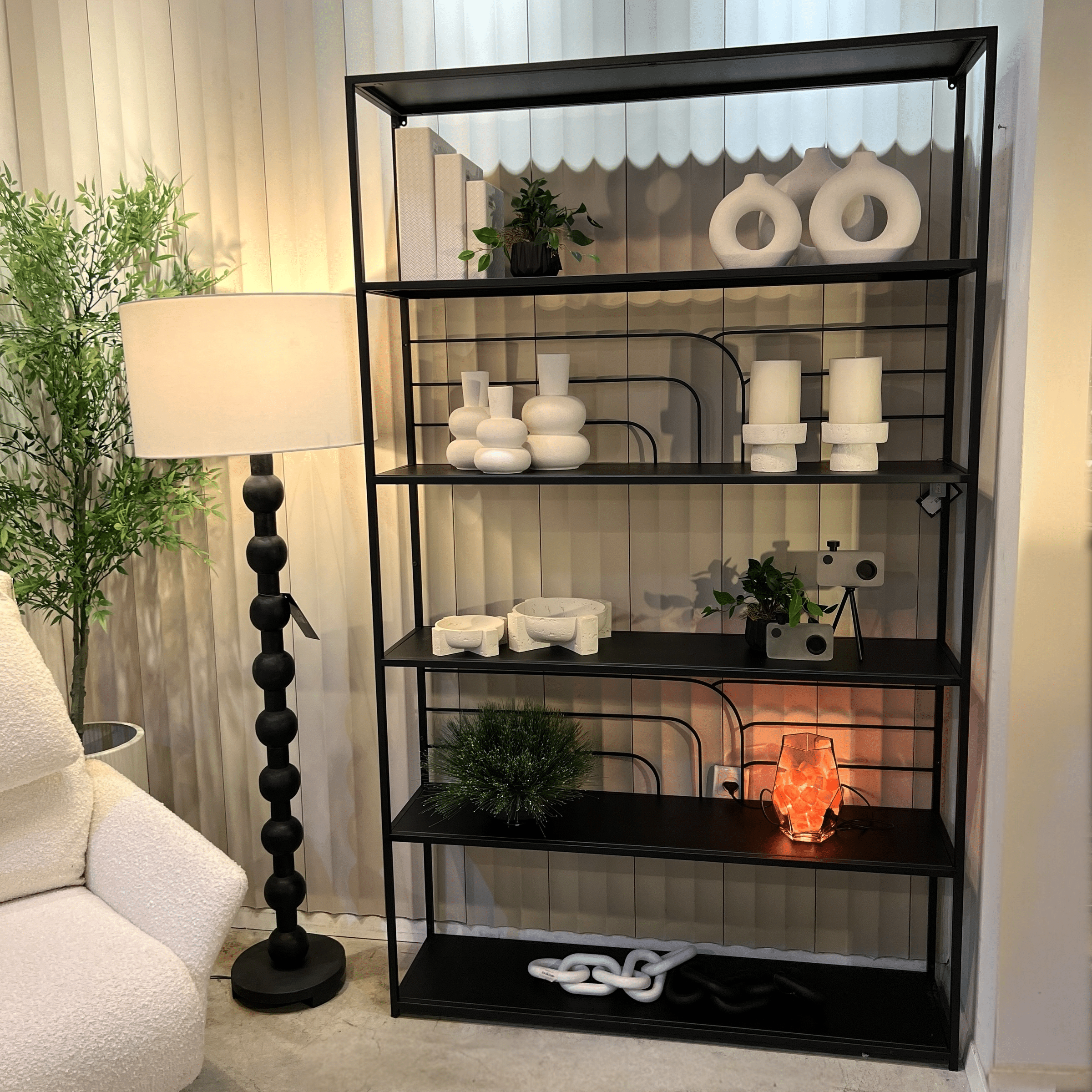 כוננית ברזל שחור מעוצב דגם שים כוננית ברזל שחור מעוצב דגם שים