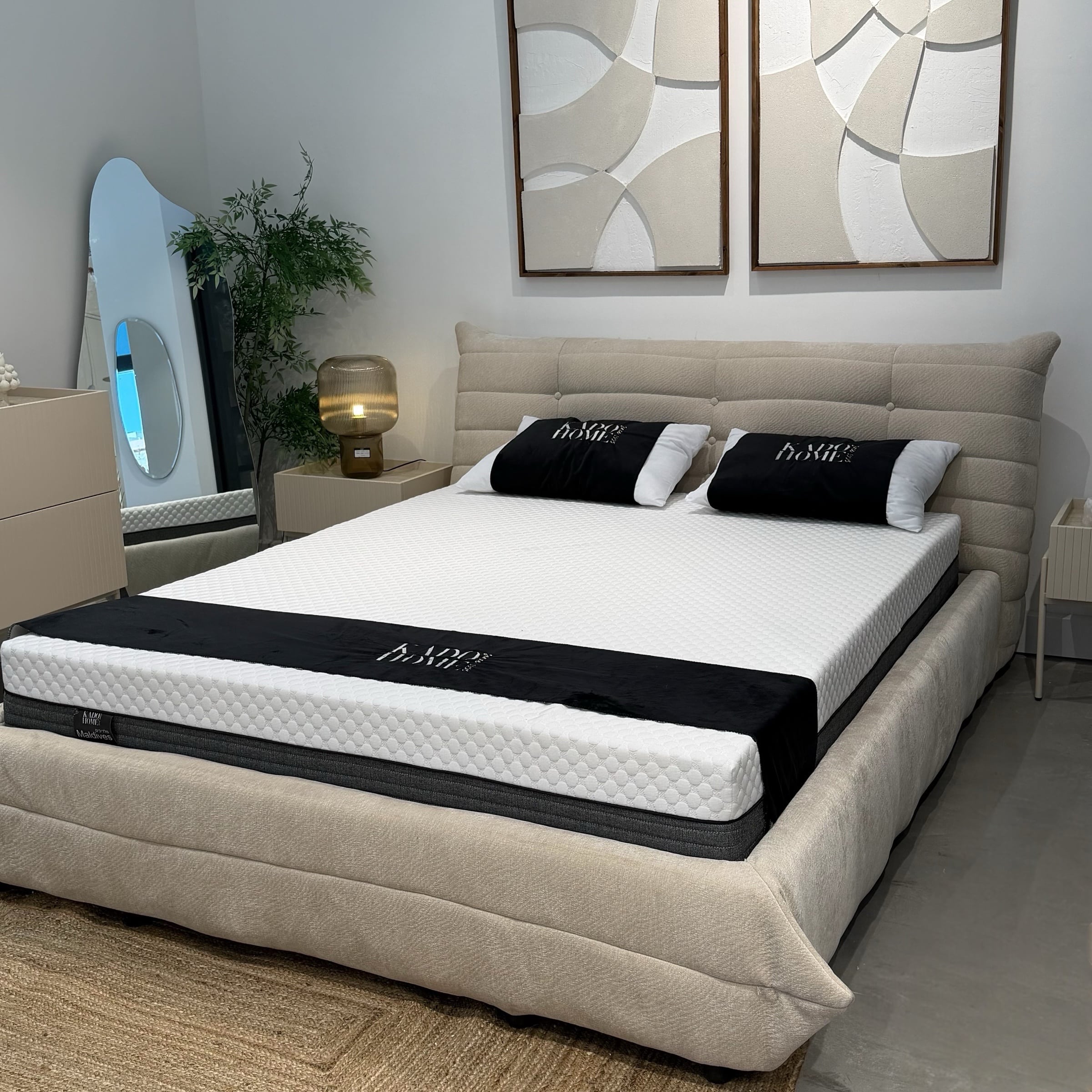 מיטה מעוצבת ויוקרתית פילו גוון אבן דגם סופיטל מיטה מעוצבת ויוקרתית פילו גוון אבן דגם סופיטל