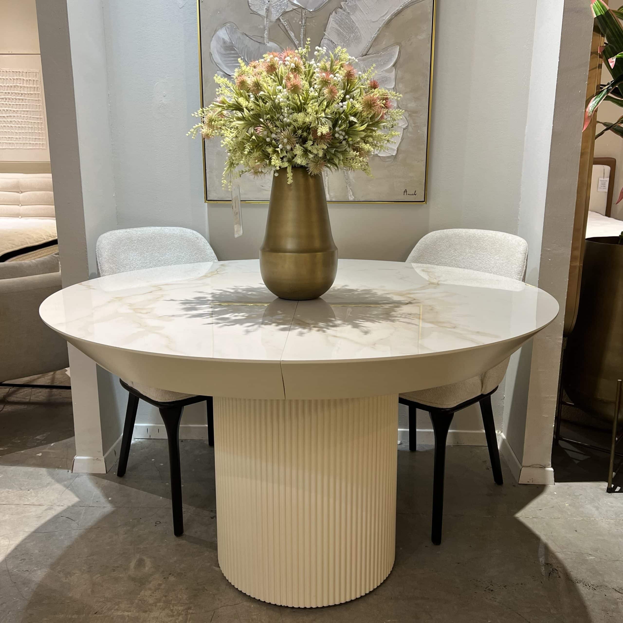 פינת אוכל יוקרתית דגם מרקוס - פגמים קלים - חיסול!