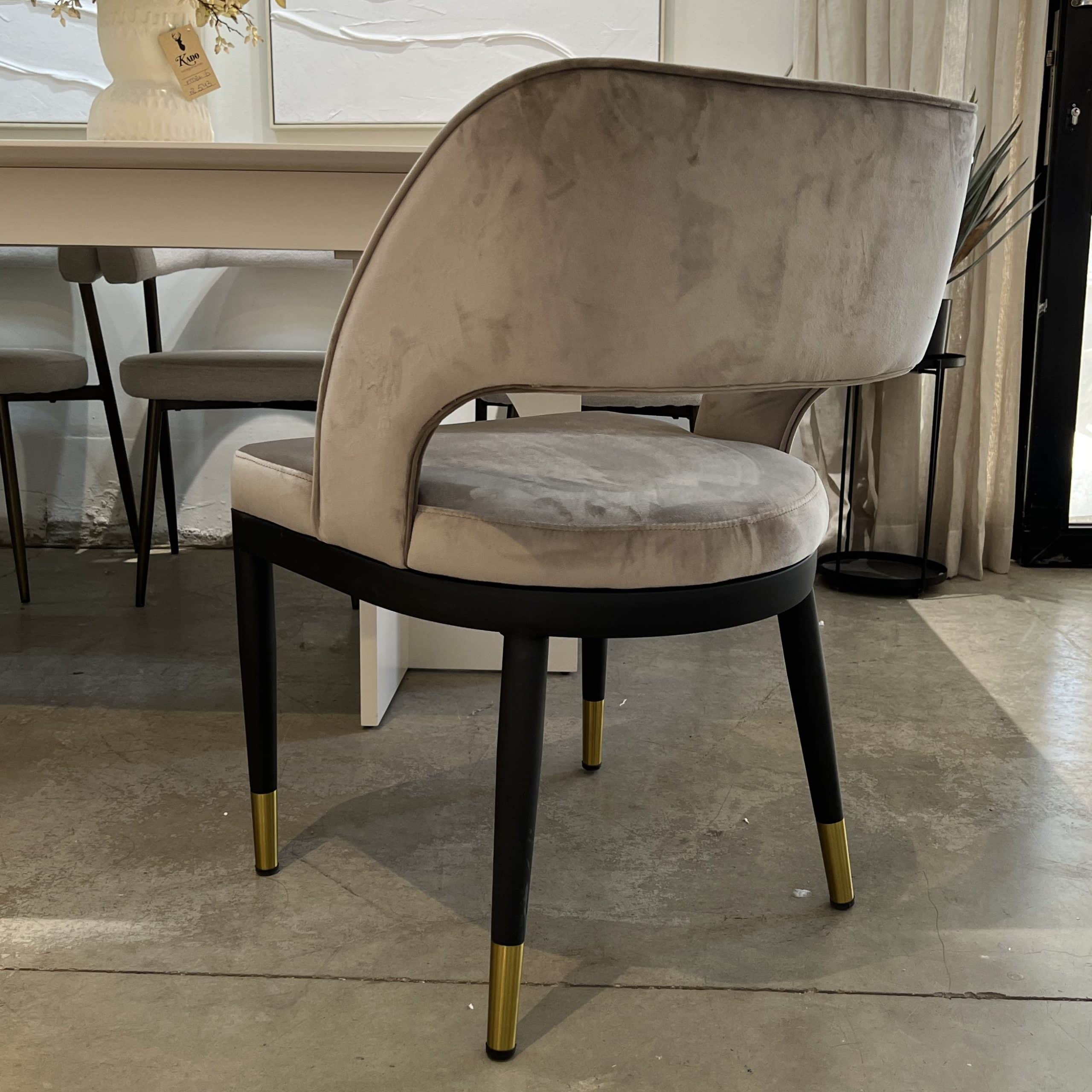 כסא דגם 340 גב חלול קטיפה אפור / בז - חיסול!!