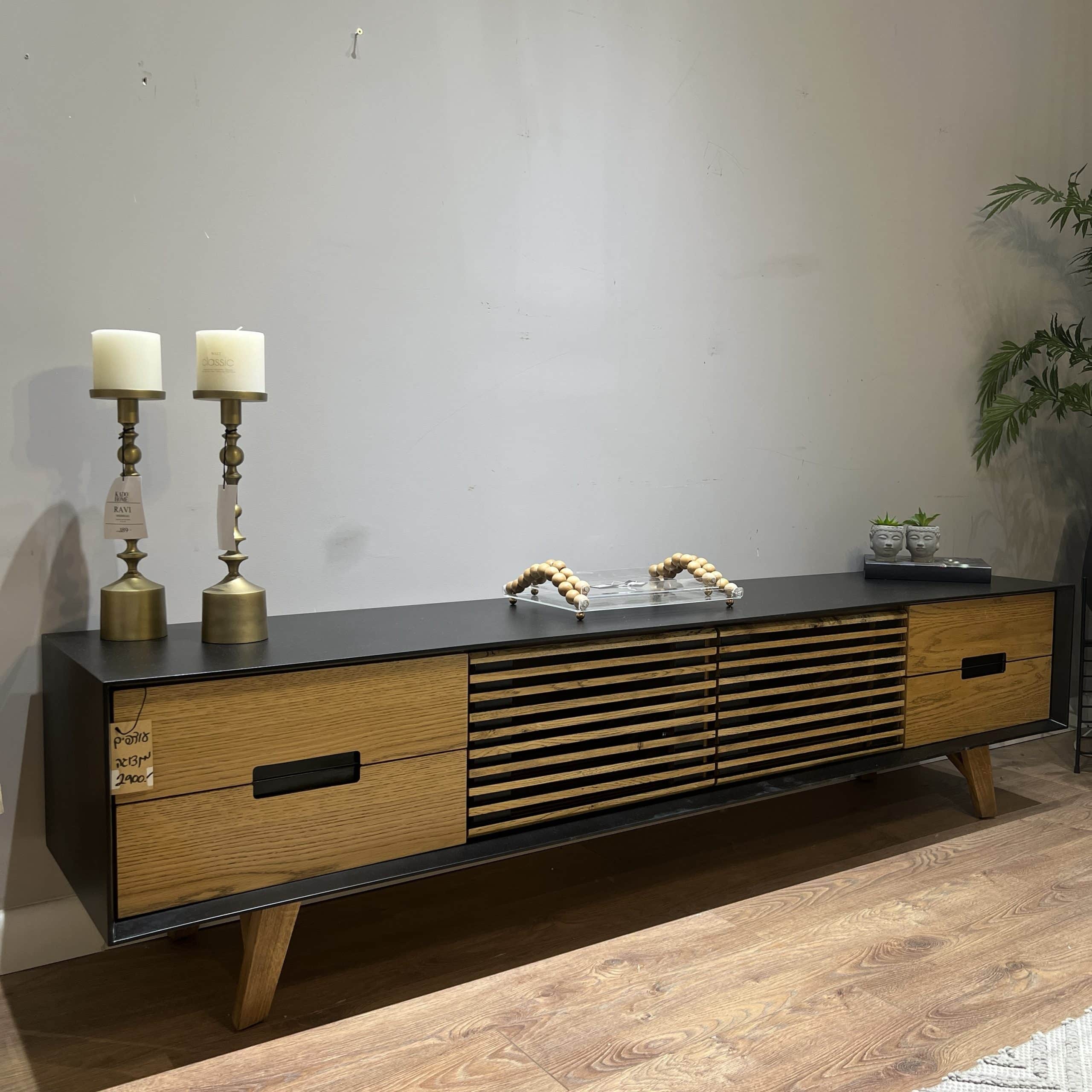 מזנון מעוצב דגם הדס מסגרת שחור מאט וחזיתות אלון מושחר - חיסול! מזנון מעוצב דגם הדס מסגרת שחור מאט וחזיתות אלון מושחר - חיסול!