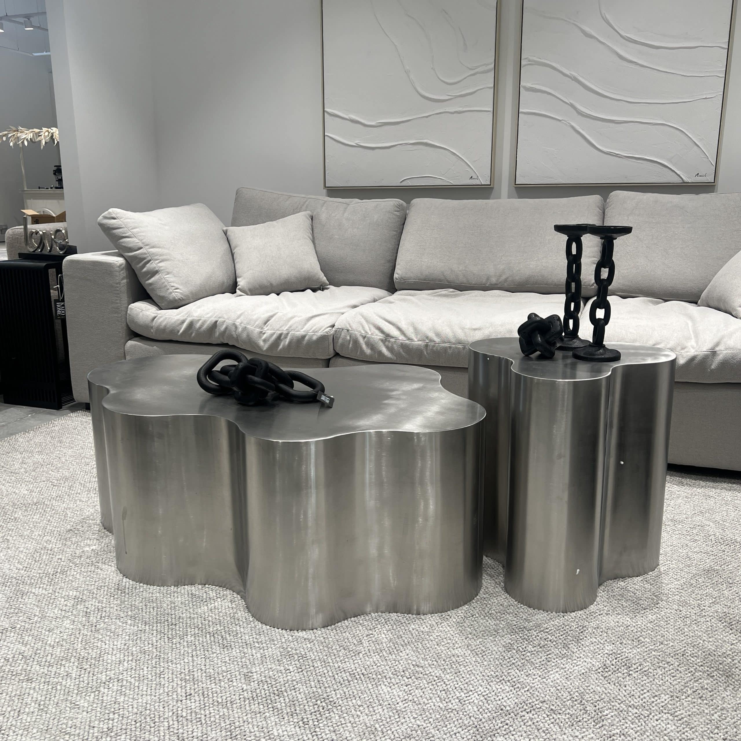 סט שולחנות אמורפיים נירוסטה מוברש דגם סופיטל סט שולחנות אמורפיים נירוסטה מוברש דגם סופיטל