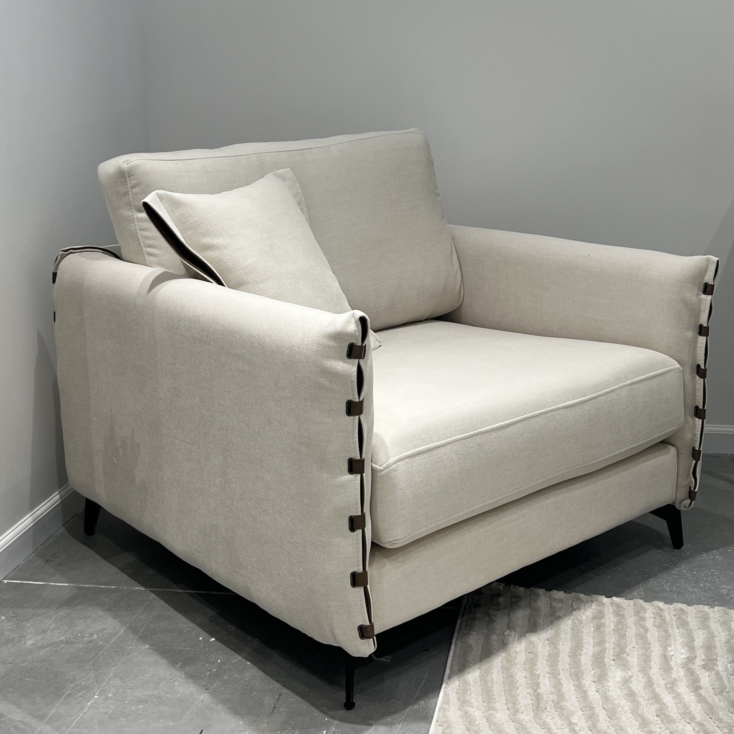 כורסא מעוצבת דגם לונה בעיצוב אישי כורסא מעוצבת דגם לונה בעיצוב אישי