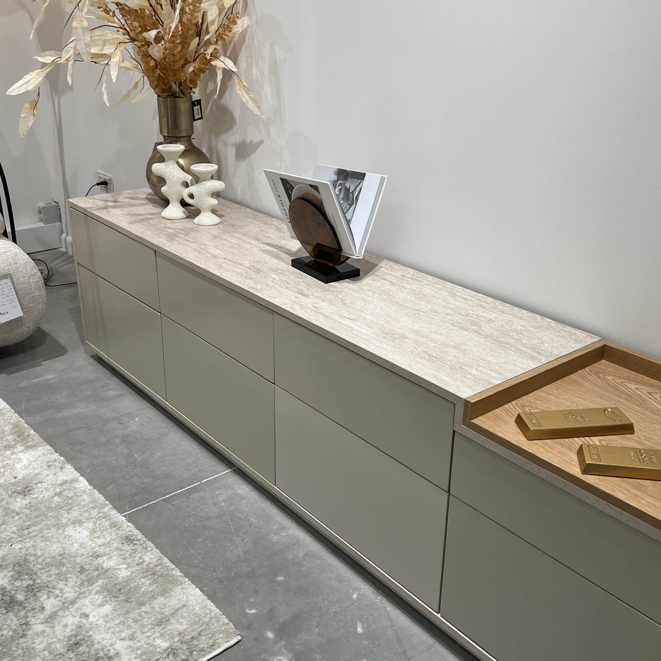 מזנון דגם סקוואר מגש אלון | בעיצוב אישי מזנון דגם סקוואר מגש אלון | בעיצוב אישי