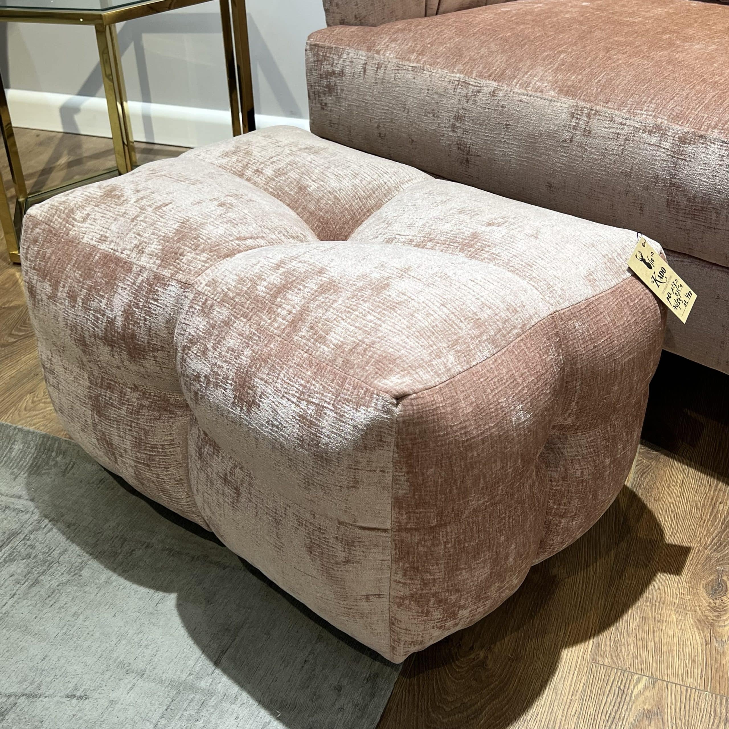 הדום מעוצב דגם אורטל גוון ורוד - חיסול מתצוגה! הדום מעוצב דגם אורטל גוון ורוד - חיסול מתצוגה!