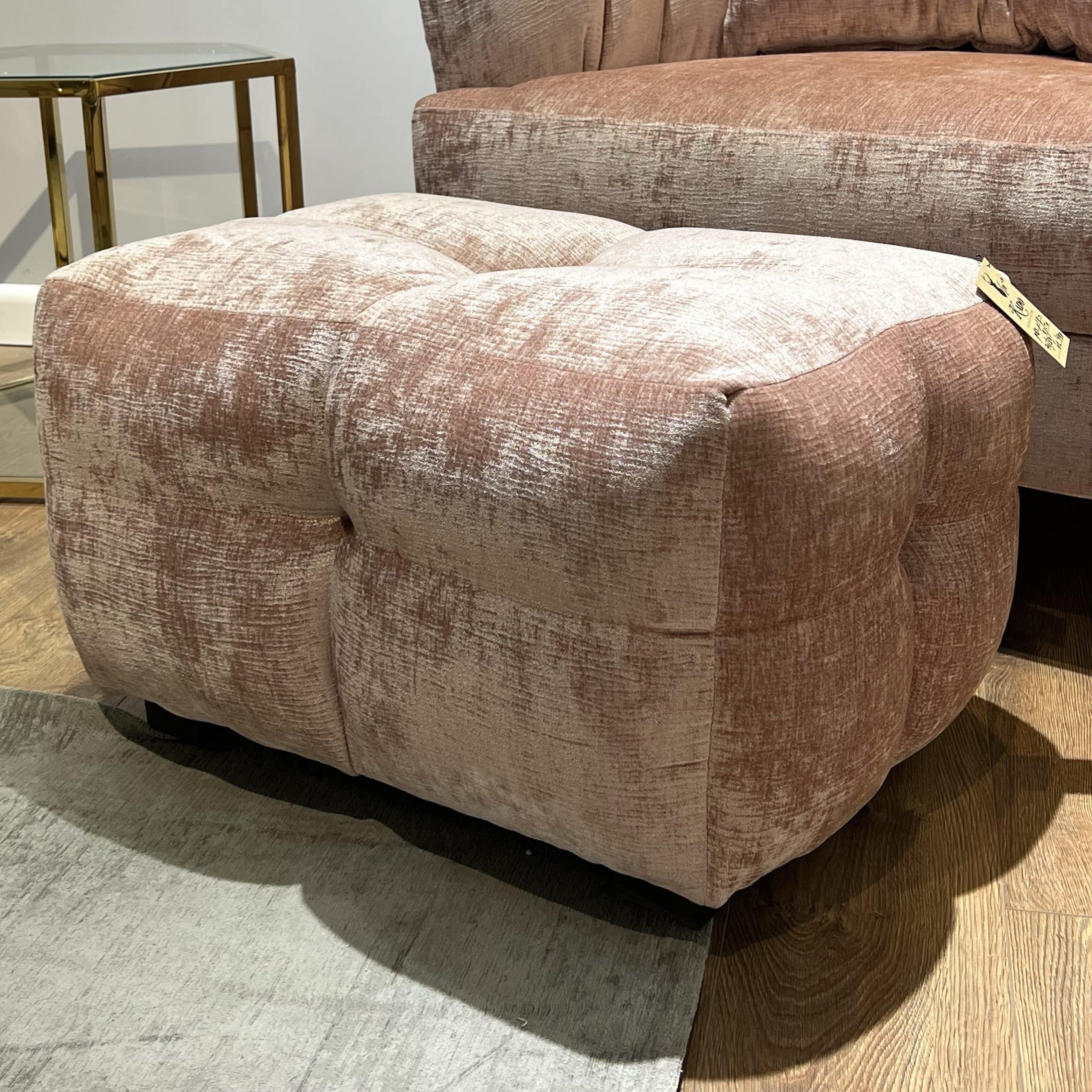 הדום מעוצב דגם אורטל גוון ורוד - חיסול מתצוגה! הדום מעוצב דגם אורטל גוון ורוד - חיסול מתצוגה!