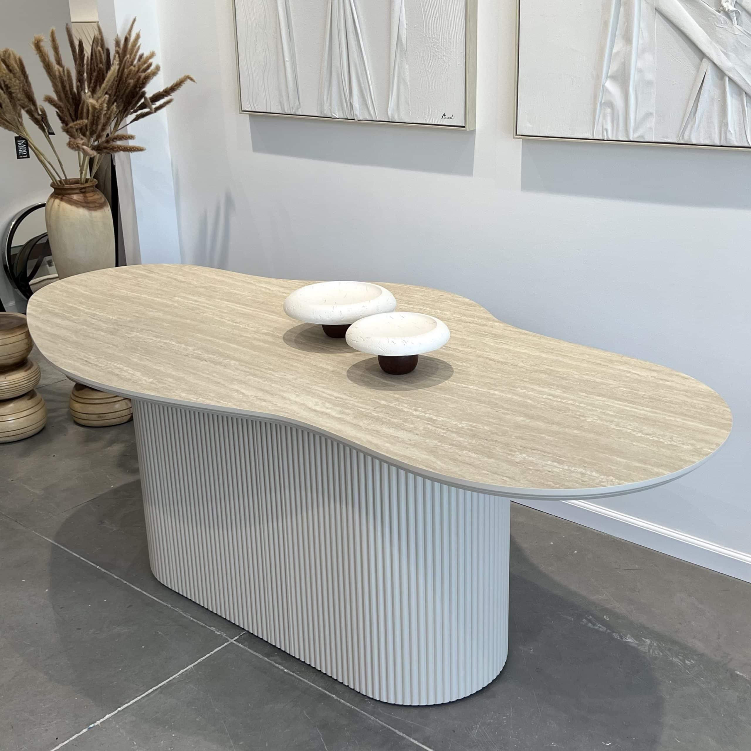 שולחן אוכל יוקרתי דגם בלאס בעיצוב אישי שולחן אוכל יוקרתי דגם בלאס בעיצוב אישי