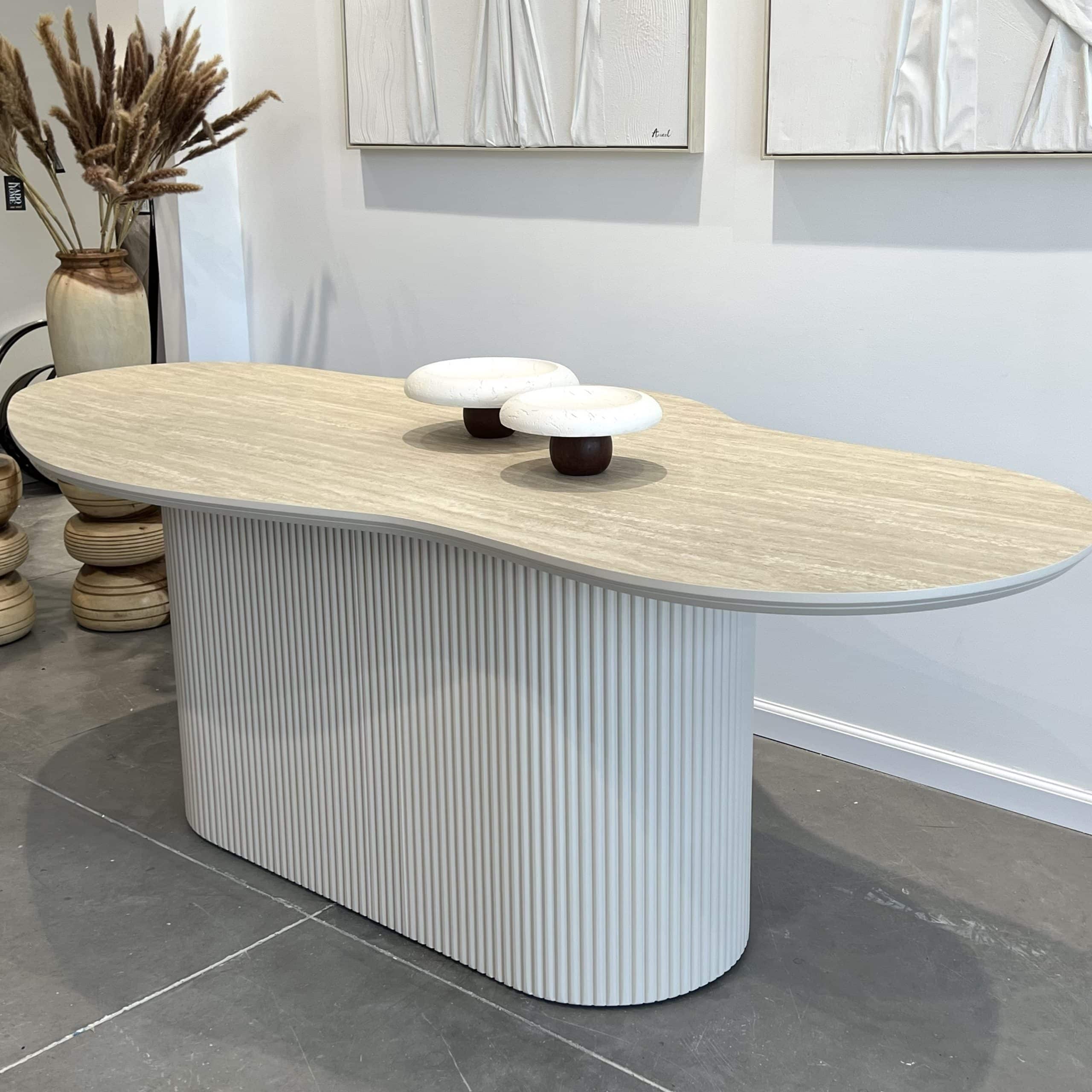 שולחן אוכל יוקרתי דגם בלאס בעיצוב אישי שולחן אוכל יוקרתי דגם בלאס בעיצוב אישי