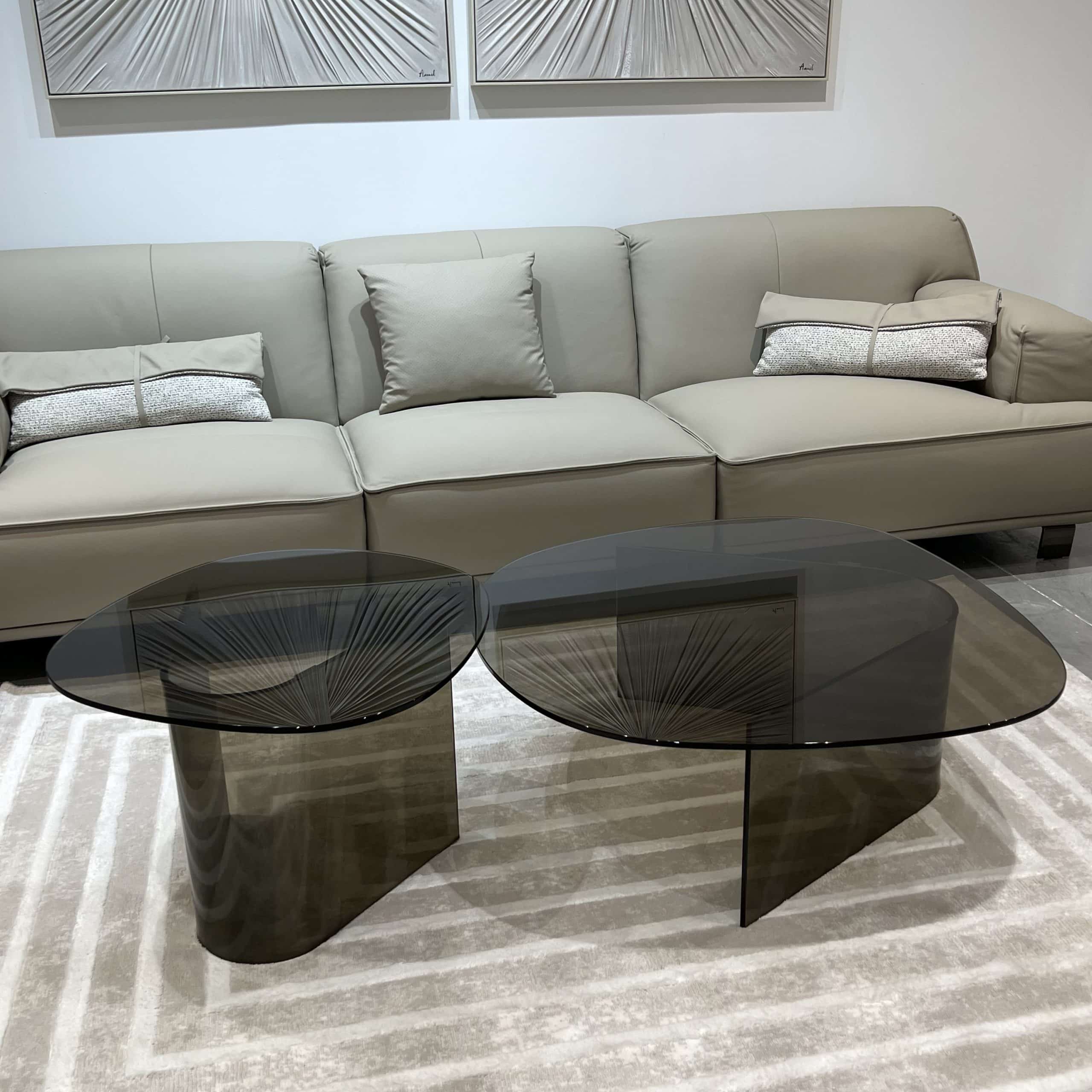 שולחן סלון עגול רגל U זכוכית מחוסמת חומה דגם פלור -הזמנה מוקדמת | מלאי מתחדש 25.10.25 שולחן סלון עגול רגל U זכוכית מחוסמת חומה דגם פלור -הזמנה מוקדמת | מלאי מתחדש 25.10.25